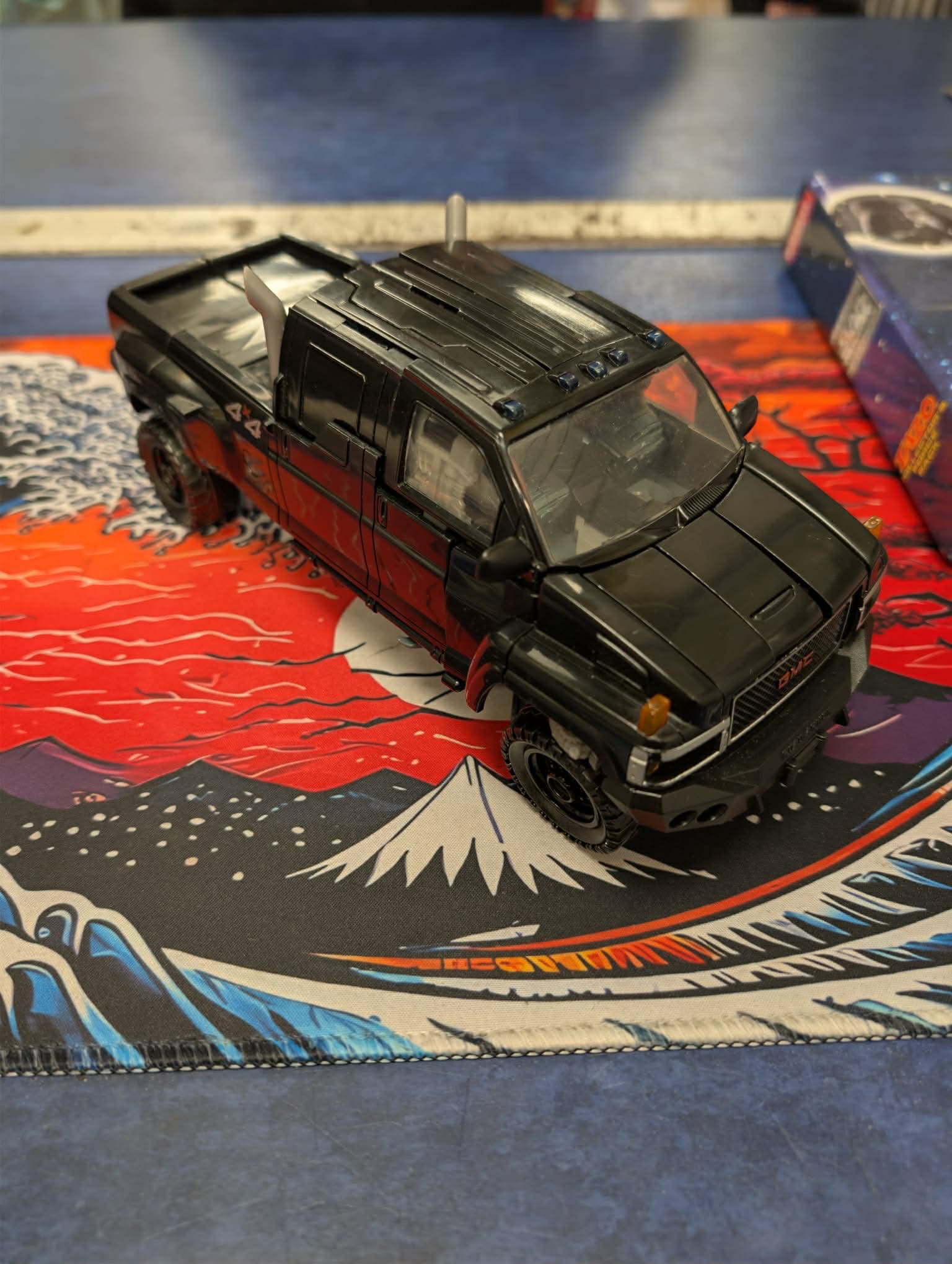 10" Transformers Leader Class Ironhide Action Figure Dark Of The Moon - Image 3