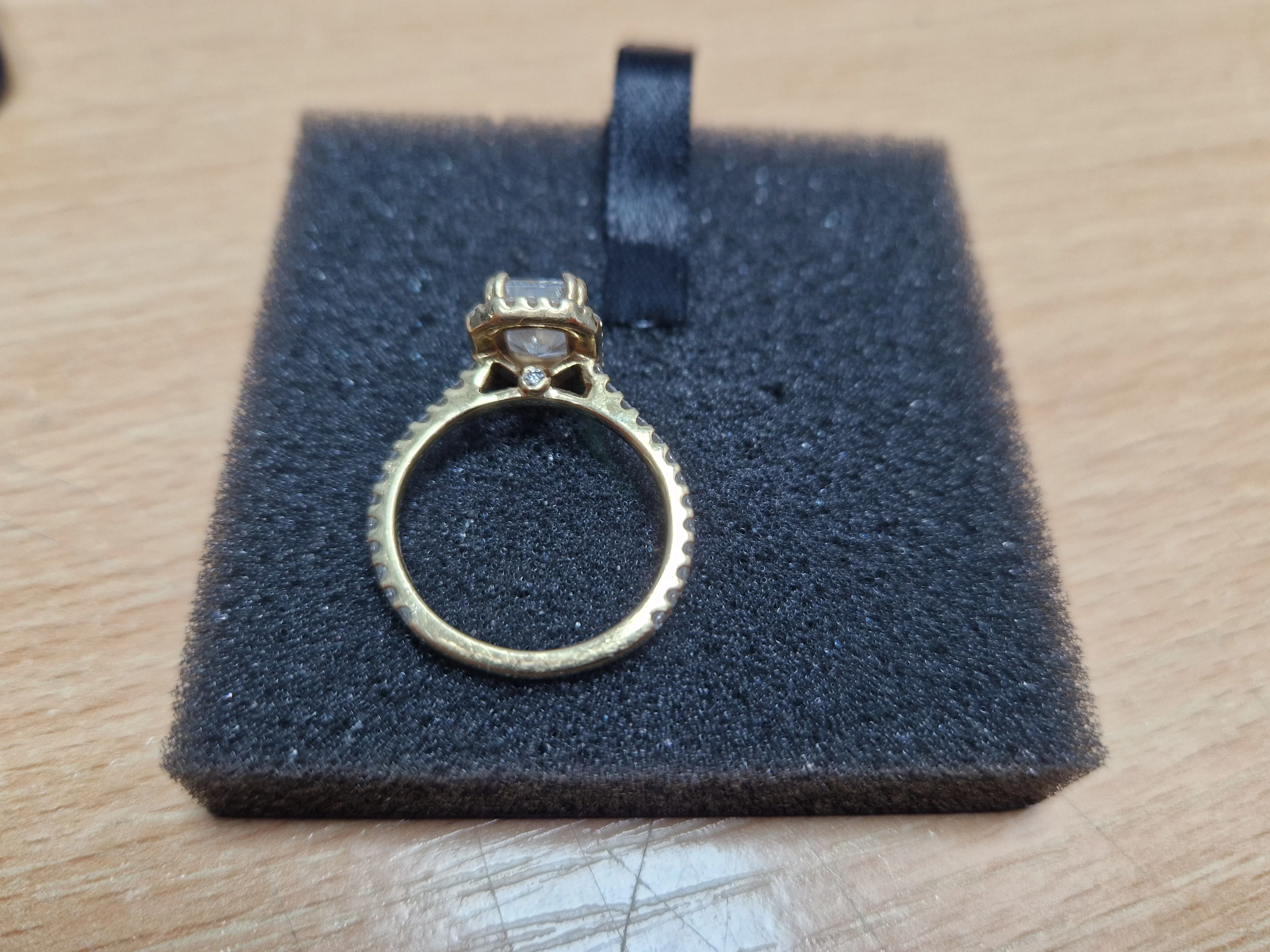 18ct Diamond Engagement Ring 4.1G - Image 3