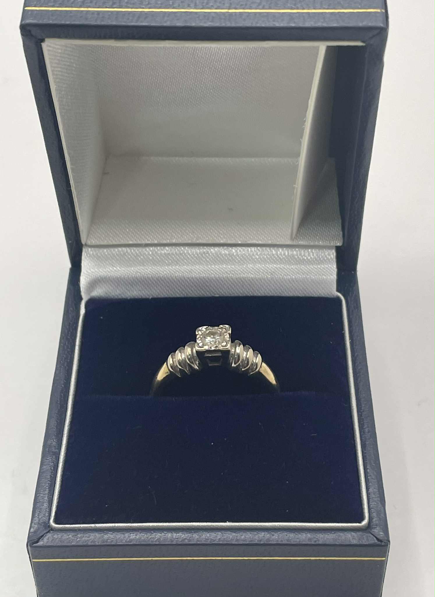 18ct Diamond Ring - K