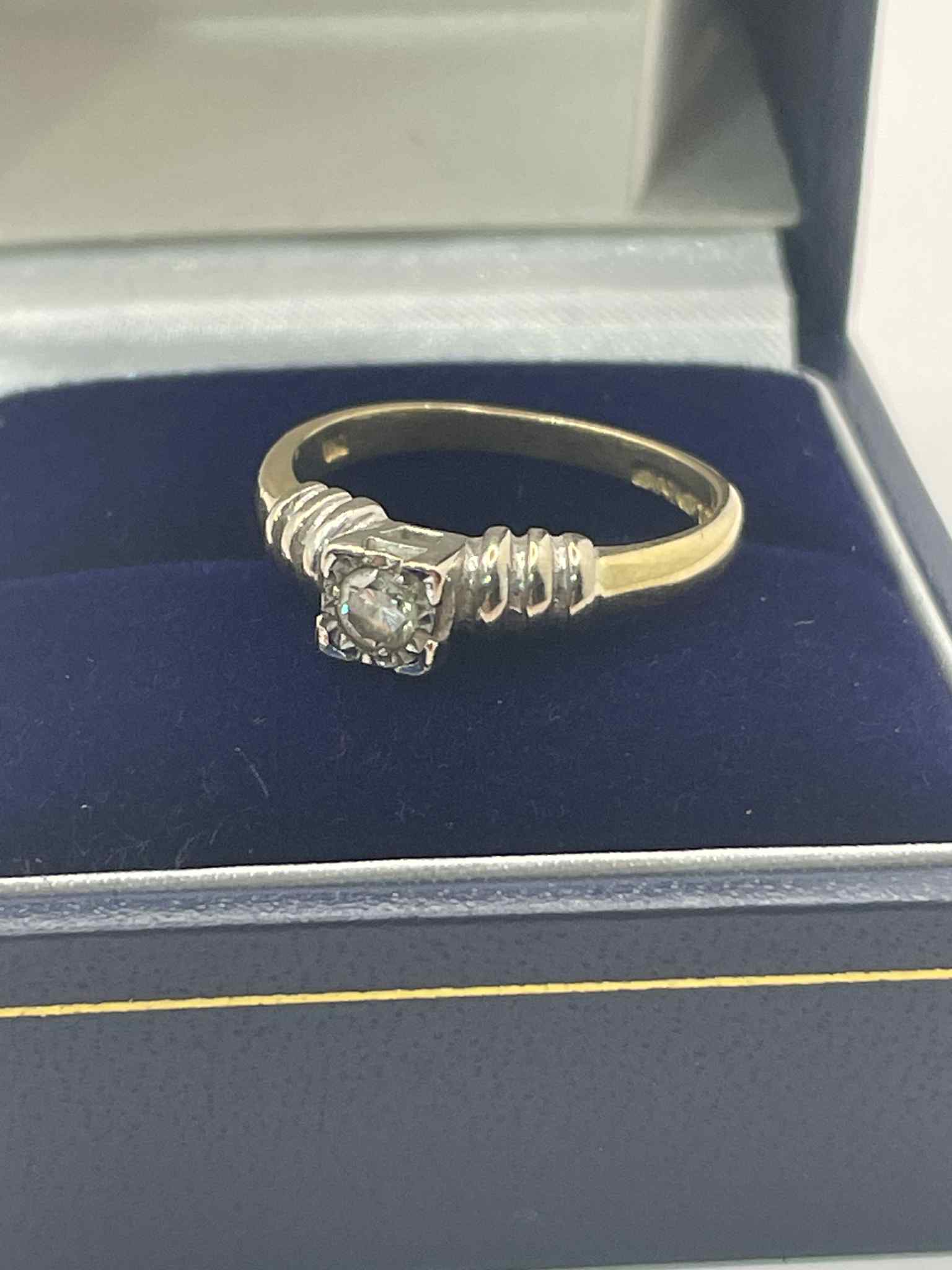 18ct Diamond Ring - K - Image 3