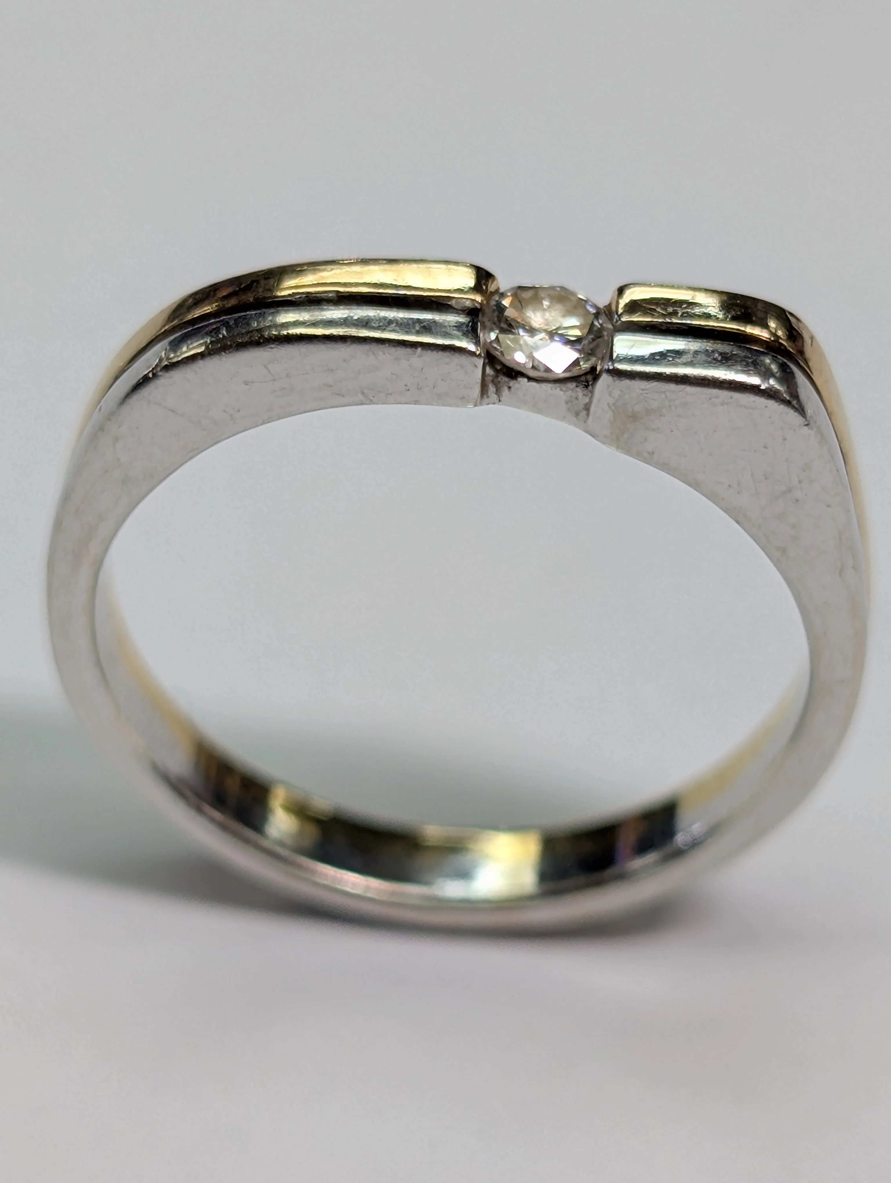 18ct Duel White/Yellow Gold Off Set Diamond Ring