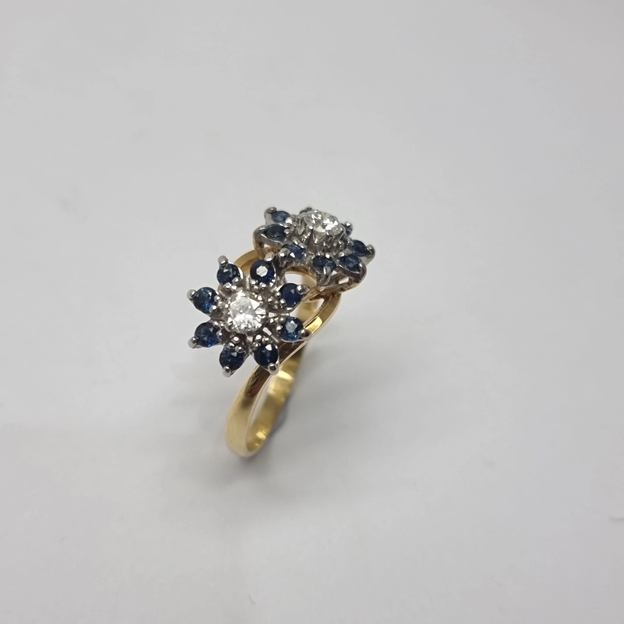 18ct Gold 0.56ct Sapphire & 0.29ct Diamond Cluster Ring - Size O - RRP £1980 - Image 3