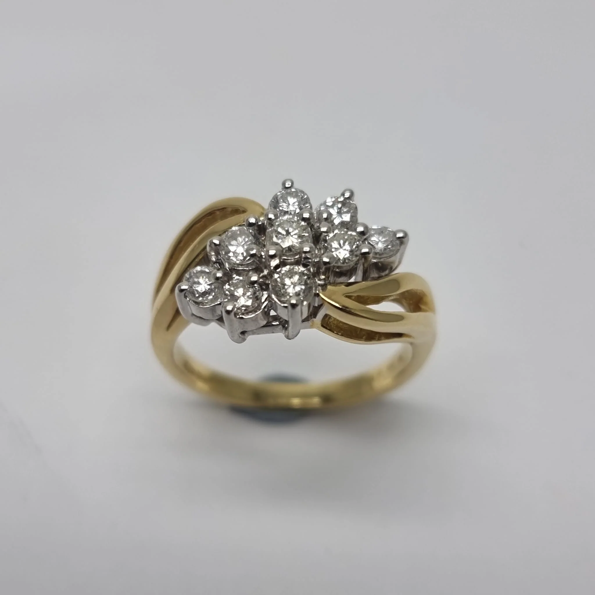 18ct Gold 0.60ct Diamond Crossover Style Cluster Head Ring - Size M (RRP £2800) - Image 5