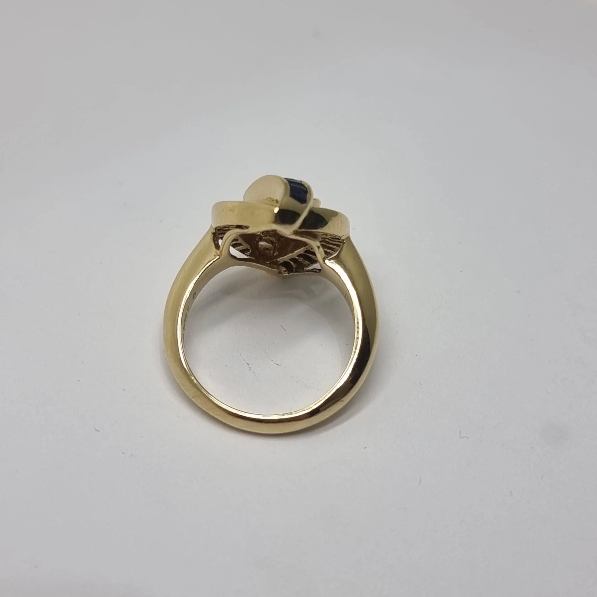 18ct Gold 0.90ct Sapphire and 0.30ct Diamond Marquise Ring- Size N (RRP £3350) - Image 3
