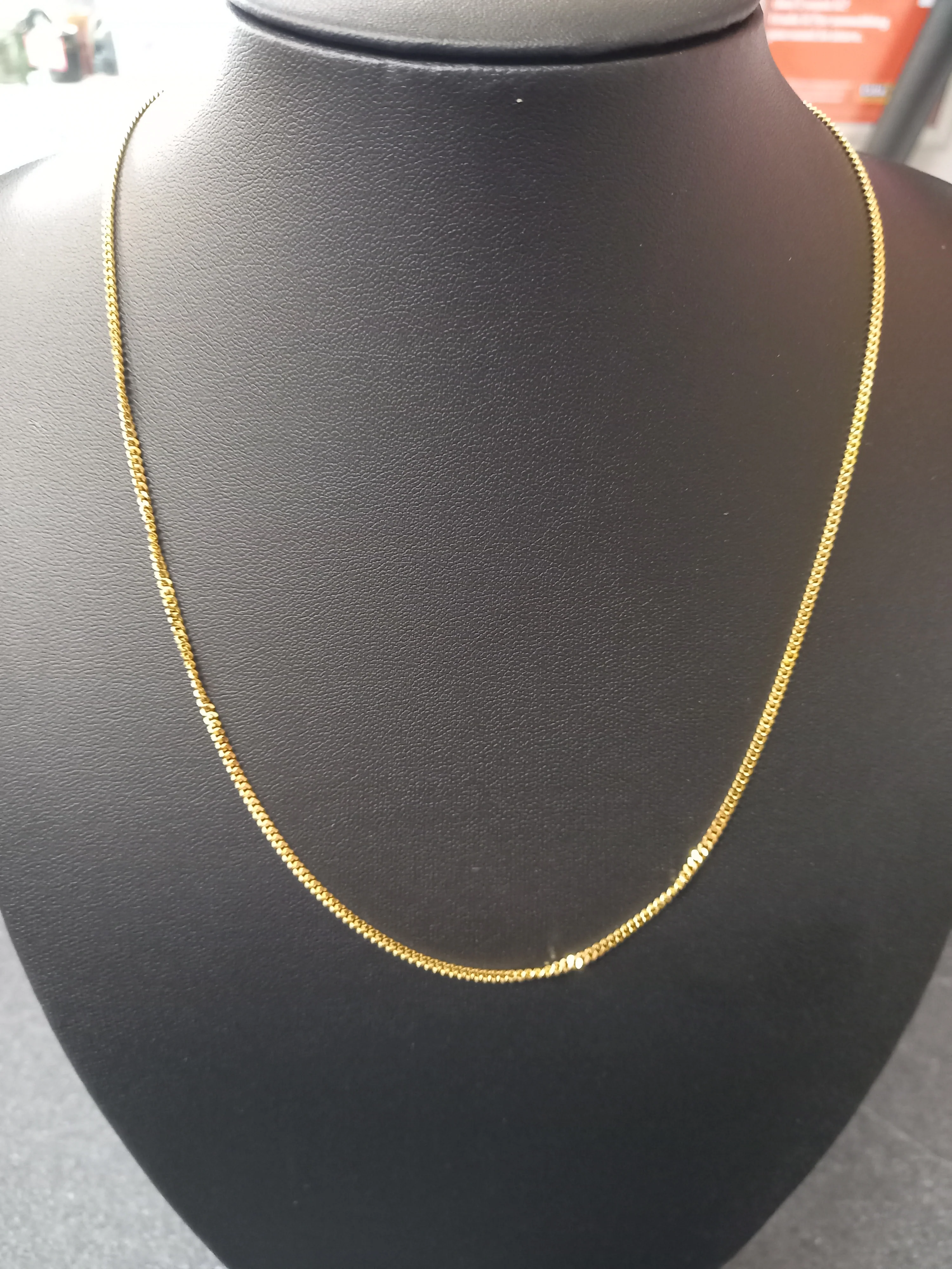 18ct Gold Curb Chain 9.02g 24"