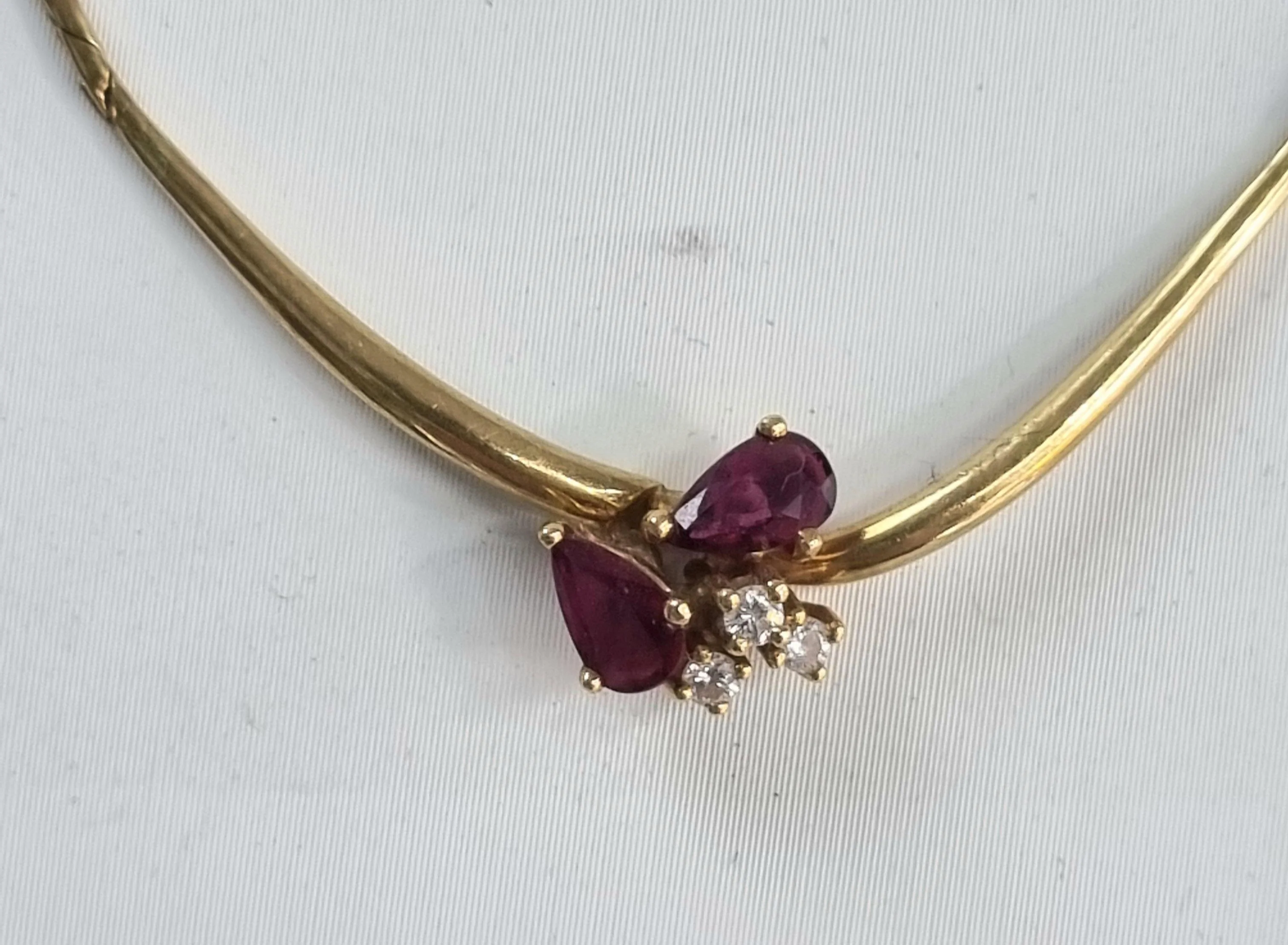18ct Gold Diamond and Ruby Necklace 16" - Image 2
