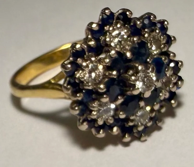 18ct Gold Diamond Cluster Ring Size M 1/2 - Image 2
