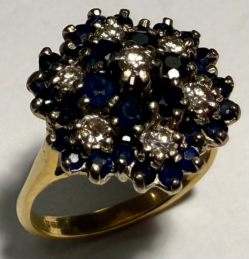 18ct Gold Diamond Cluster Ring Size M 1/2 - Image 3