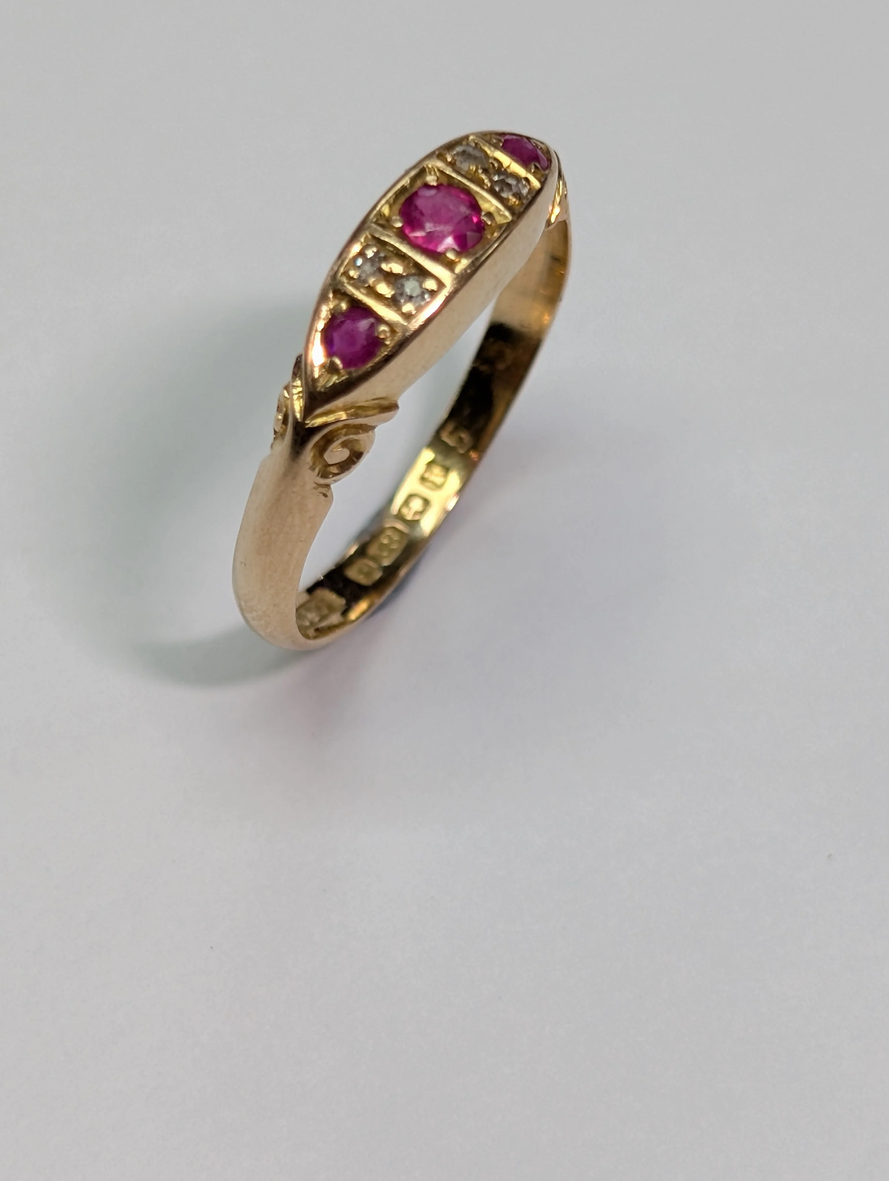 18ct Gold Diamond & Pink Stone Ring - Image 3
