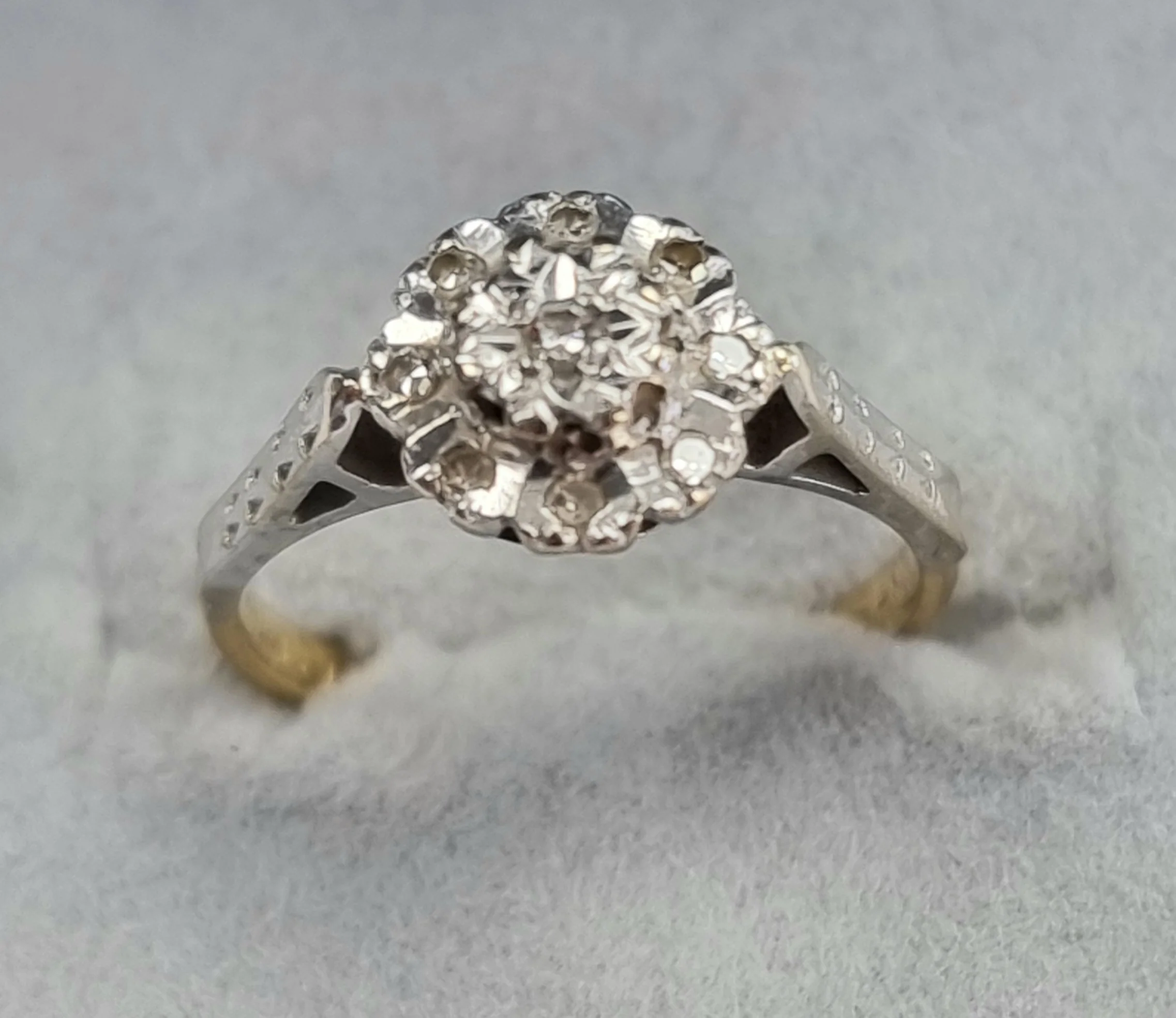 18ct Gold Diamond Ring Size "J1/2"