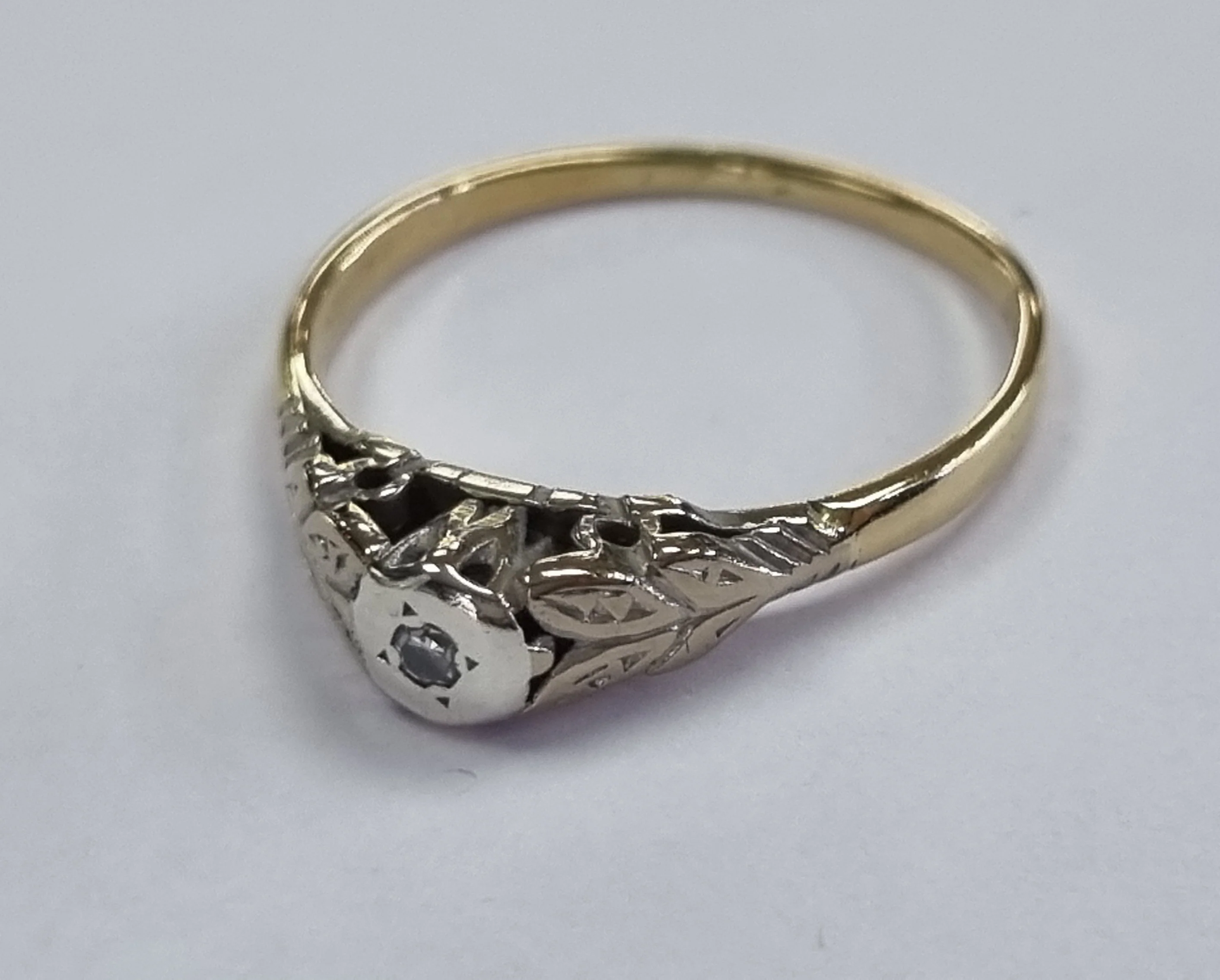 18ct gold diamond ring size M 1/2 - Image 2