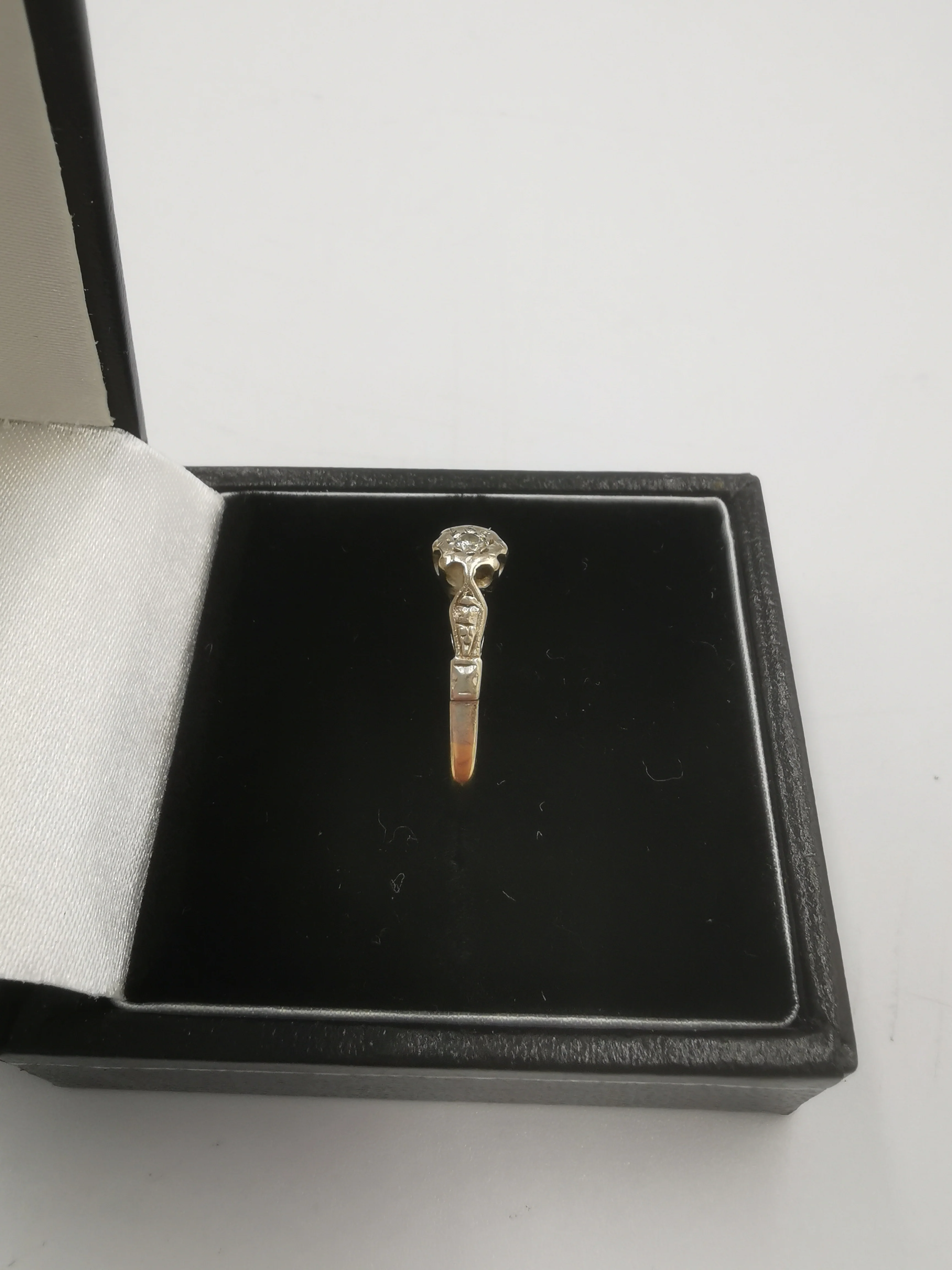 18CT Gold Diamonds Ring (750 Hallmarked), 1.9Grams, Size: L - Boxed - Image 3