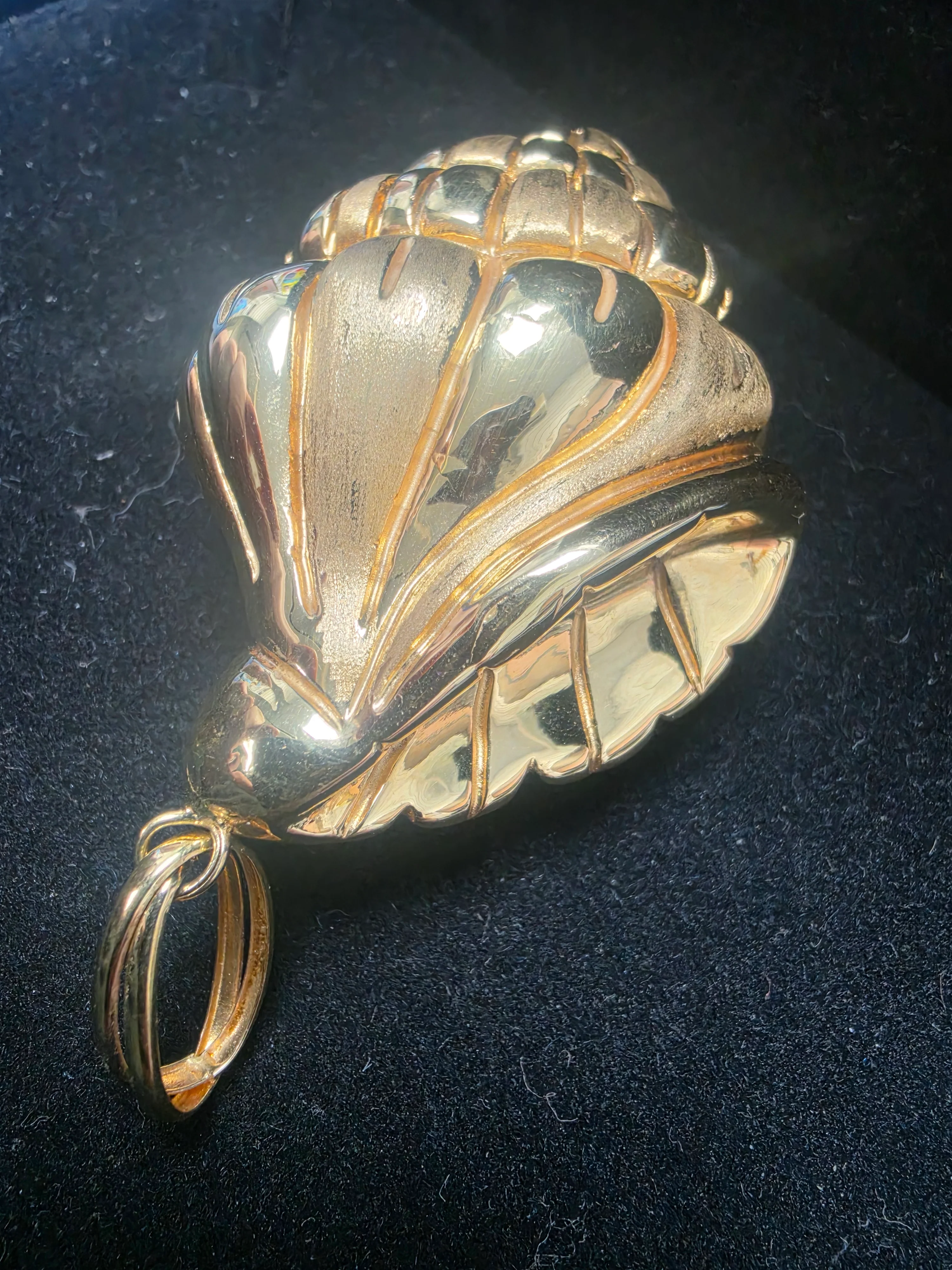18ct Gold Pendant 750 9.9G (Shell) - Image 3