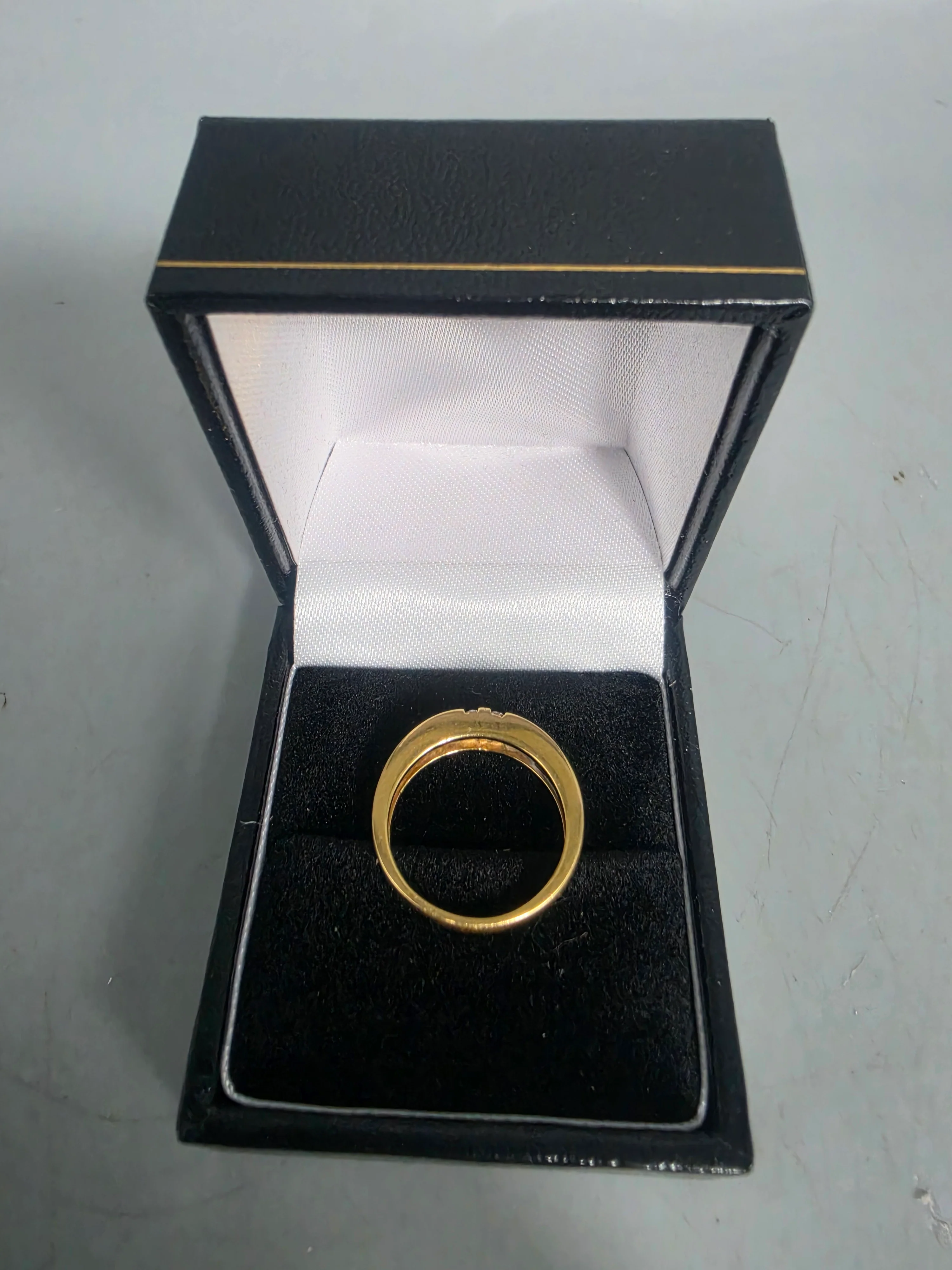 18ct GOLD RING 3.9G 750 Size L - Image 3