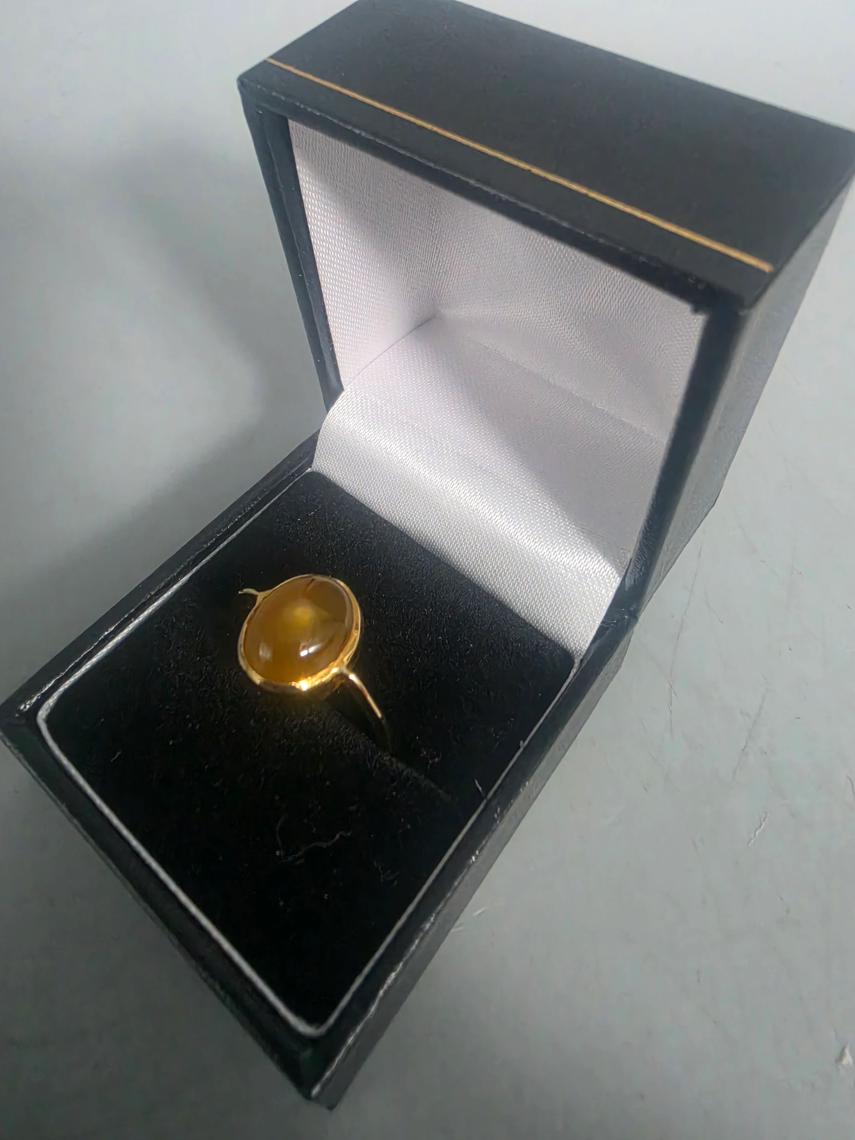 18ct Gold Ring Yellow Stone 750 4.9G Size T - Image 2