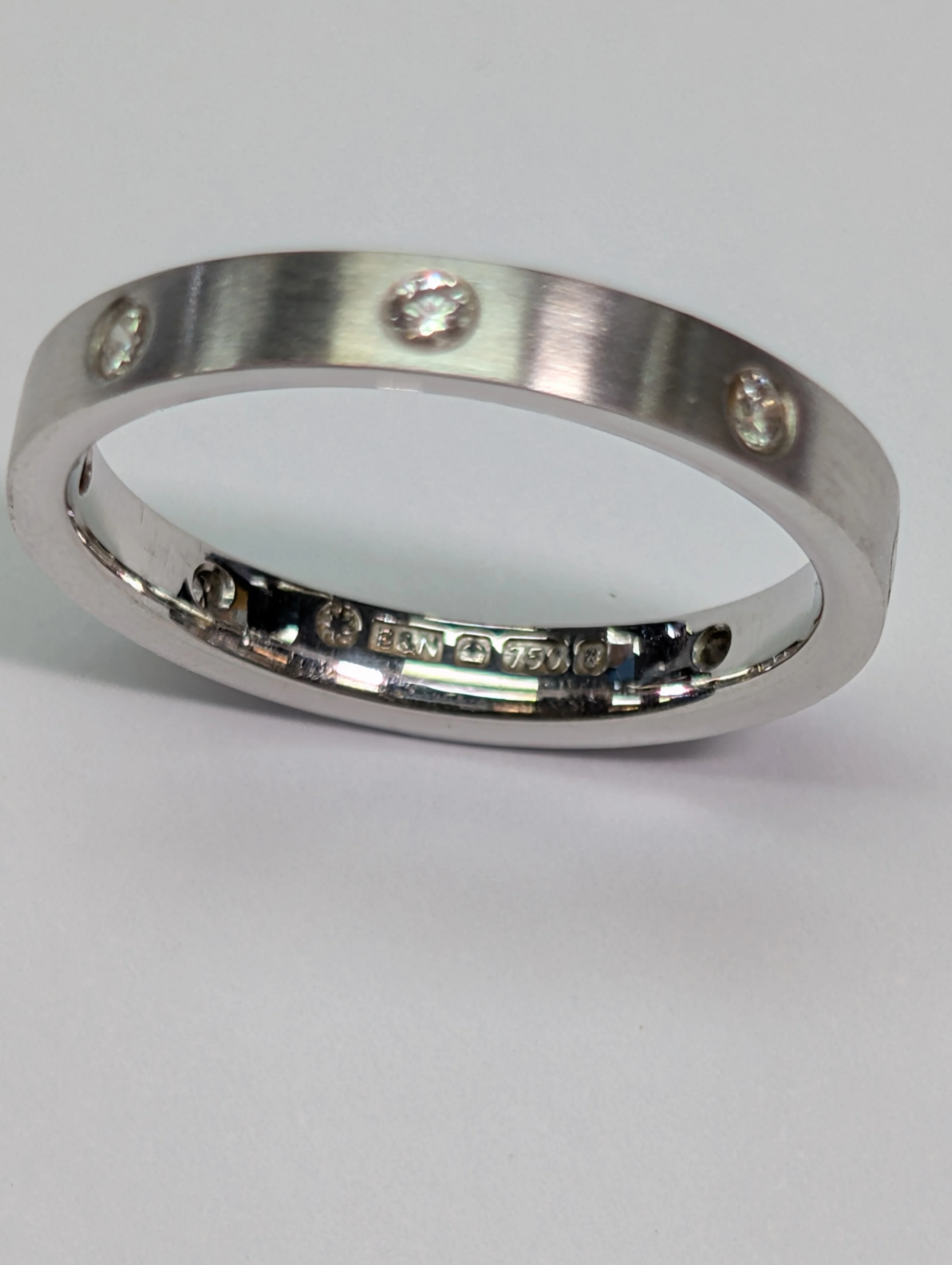 18ct White Gold Diamond Ring Matt Finish - Image 4