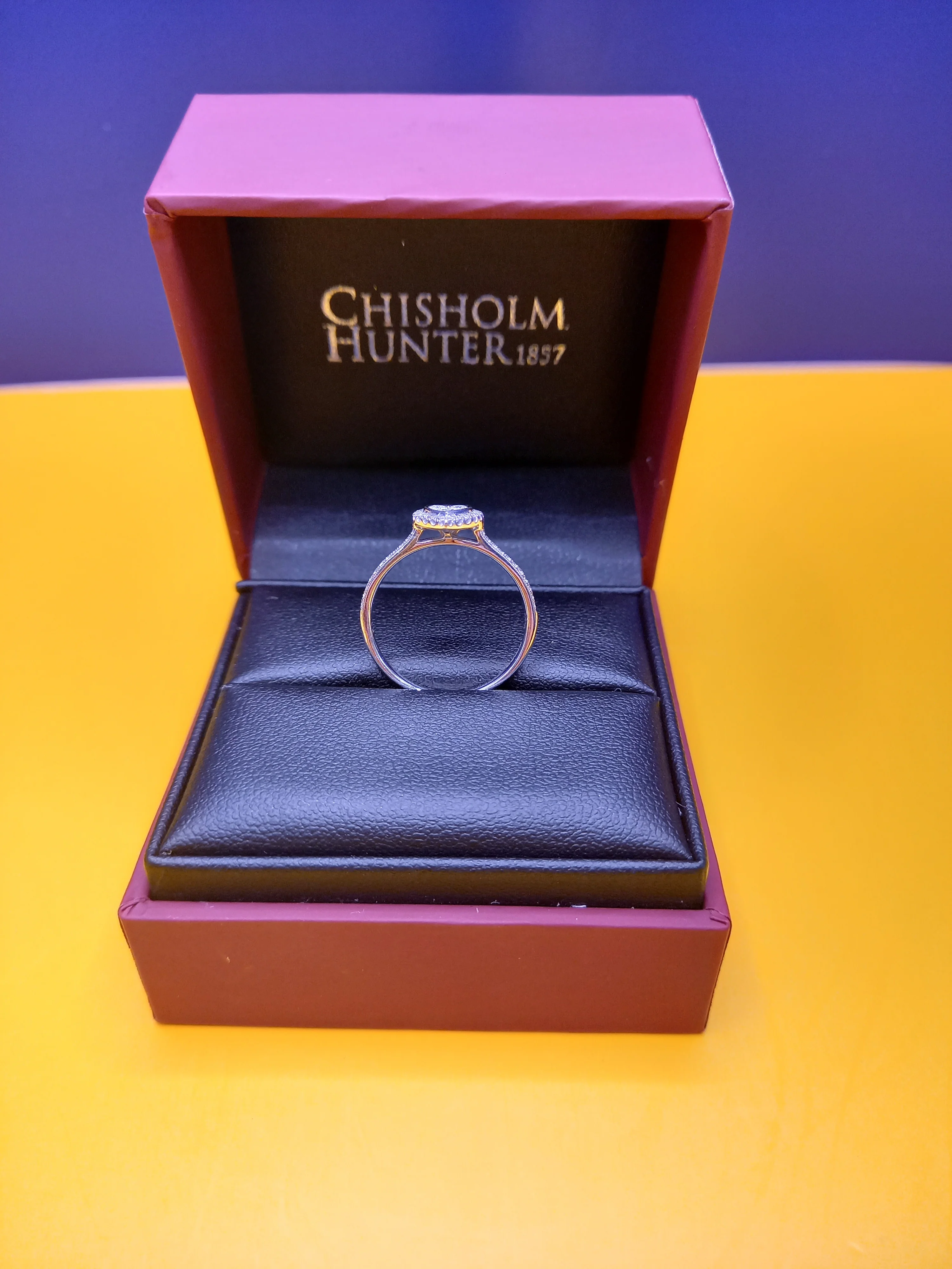 18ct White Gold Engagement Ring Size-M 2g - Image 3