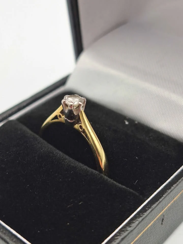18ct Yellow Gold CZ Solitaire Ring – 2.71g – Size P – Classic Elegant Style - Image 4