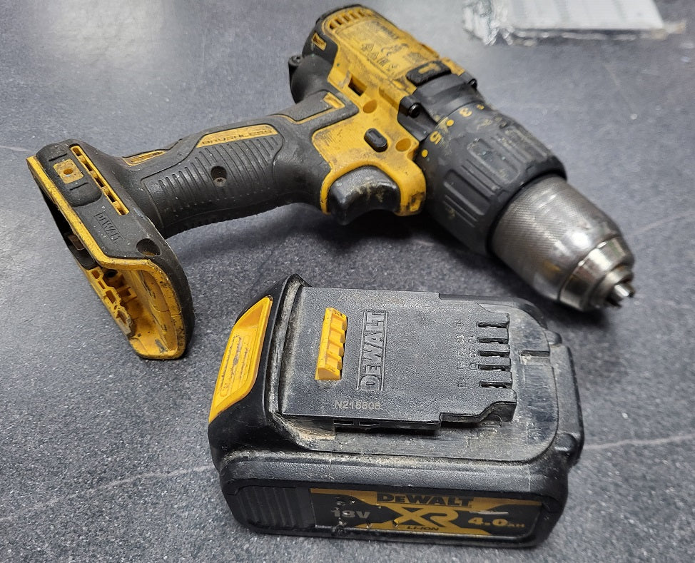 18V XR Brushless Hammer Drill Driver DCD778 With 4.0Ah Battery - Image 2