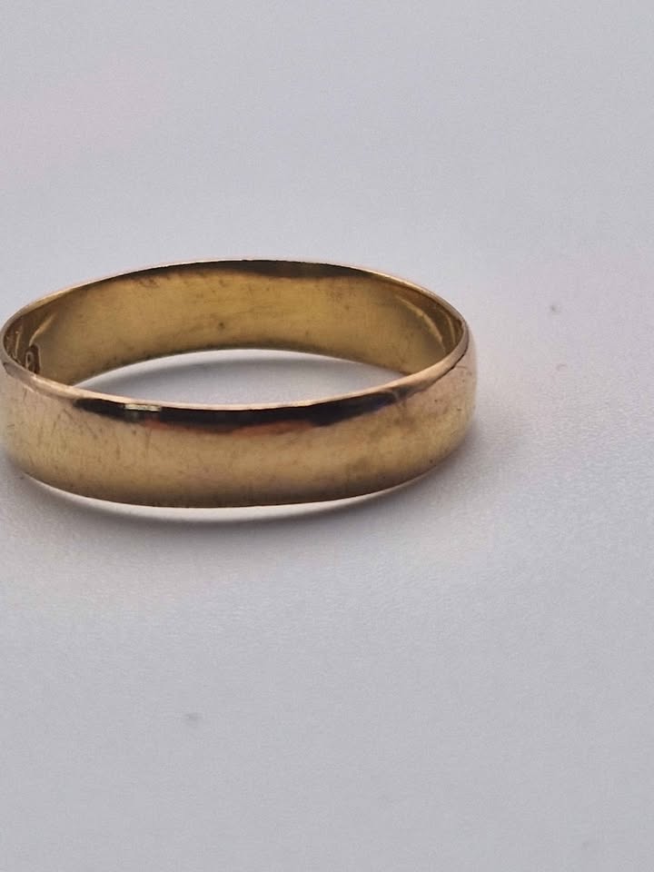 22ct Yellow Gold Wedding Band Ring - Size O - 3.20 Grams - Image 3