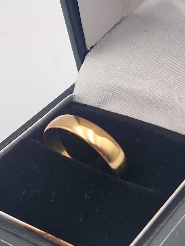 22ct Yellow Gold Wedding Band Ring - Size O - 3.20 Grams - Image 4