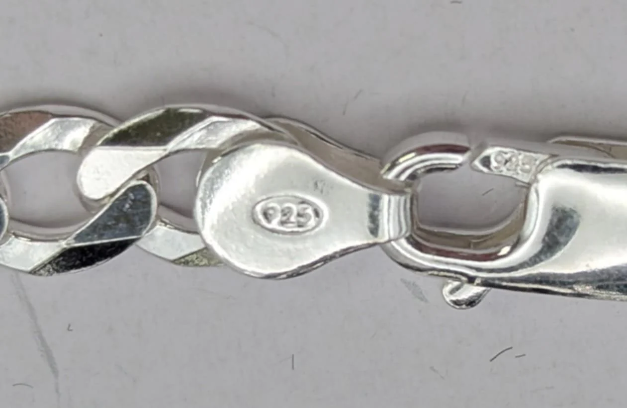 925 HALLMARKED SILVER, LOCKET ON A FIGARO CHAIN, 22", 32.2G - Image 4