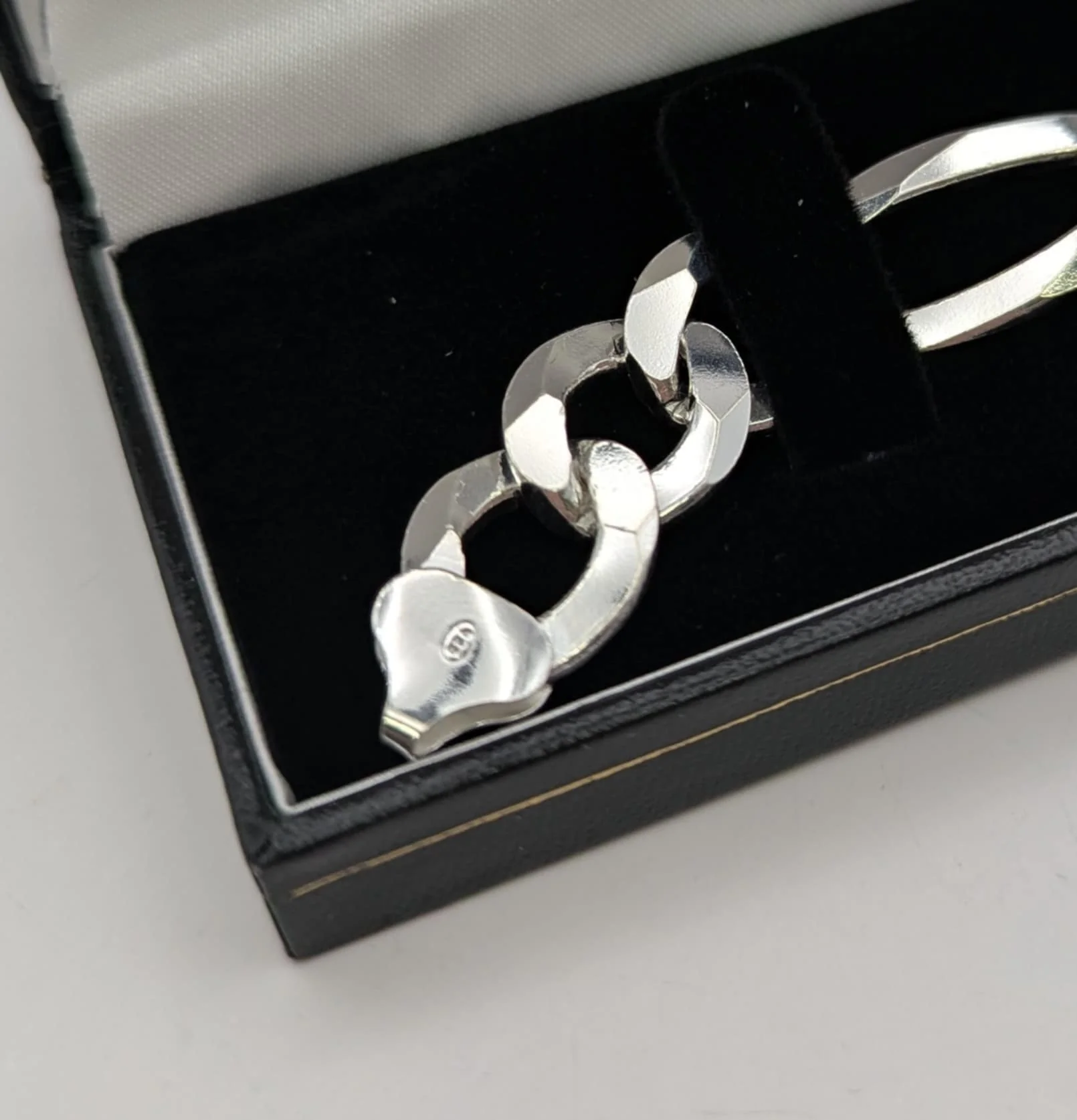 925 Silver Hallmarked, Figaro Chain with Lobster Log, 8",33.1g, Boxed - Image 3