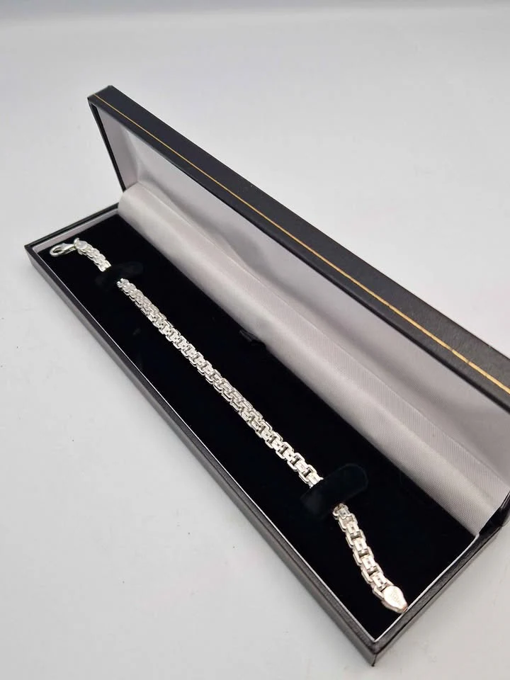 925 Sterling Silver Bracelet W/ Cubic Zirconia Stones - 4mm Wide - 16.50 Grams - 8" Long *BRAND NEW* - Image 4