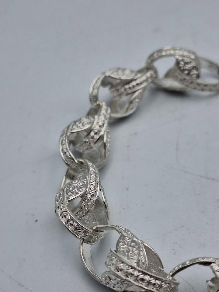 925 Sterling Silver Large Patterned Tulip Bracelet - 9" Long - 38.04 Grams *BRAND NEW* - Image 2