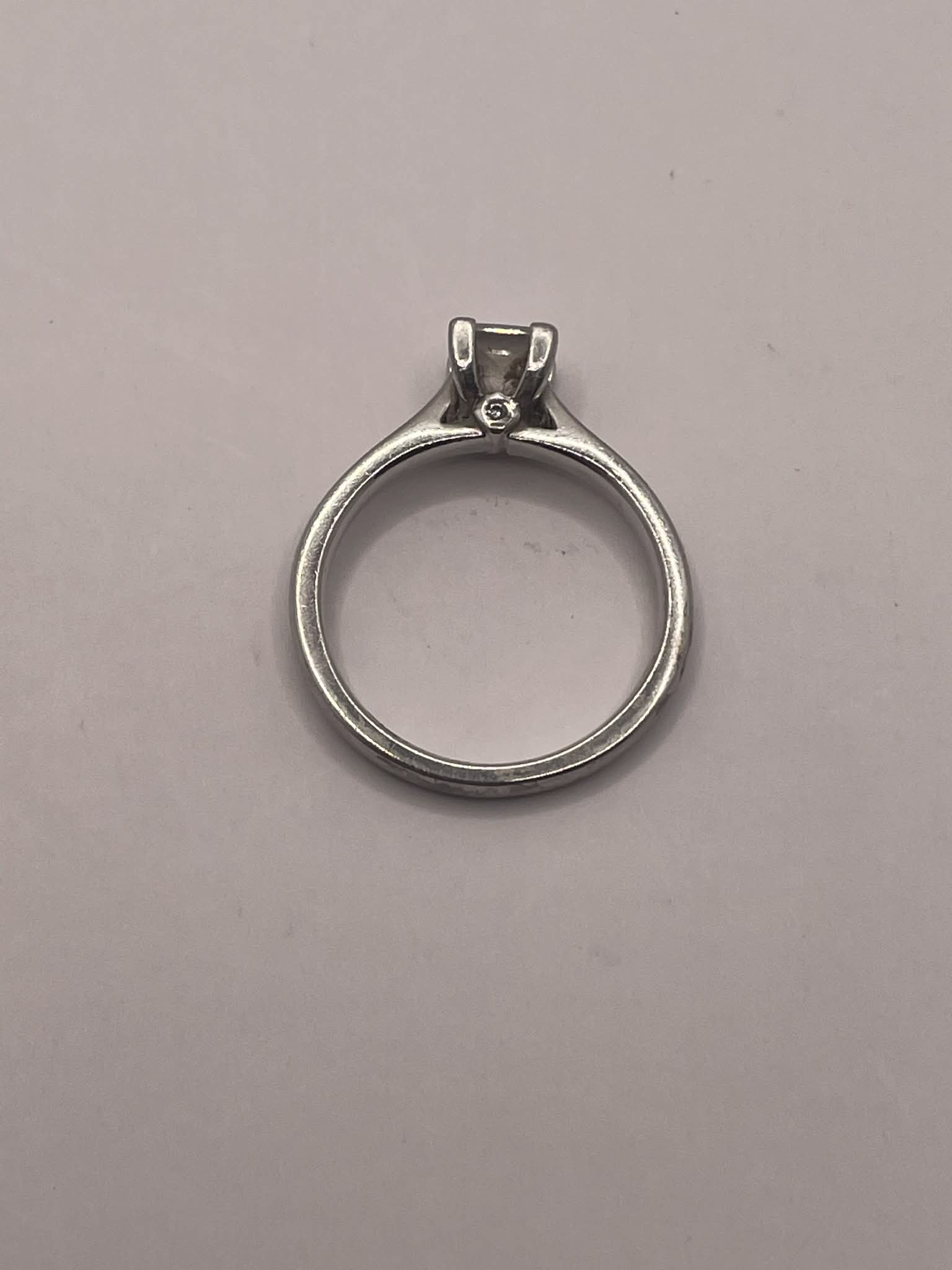 950 PLATINUM RING - J - Image 4