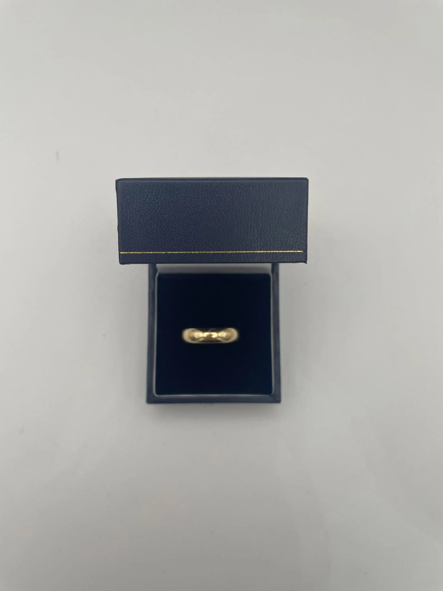 9CT GOLD BAND RING - N - Image 2