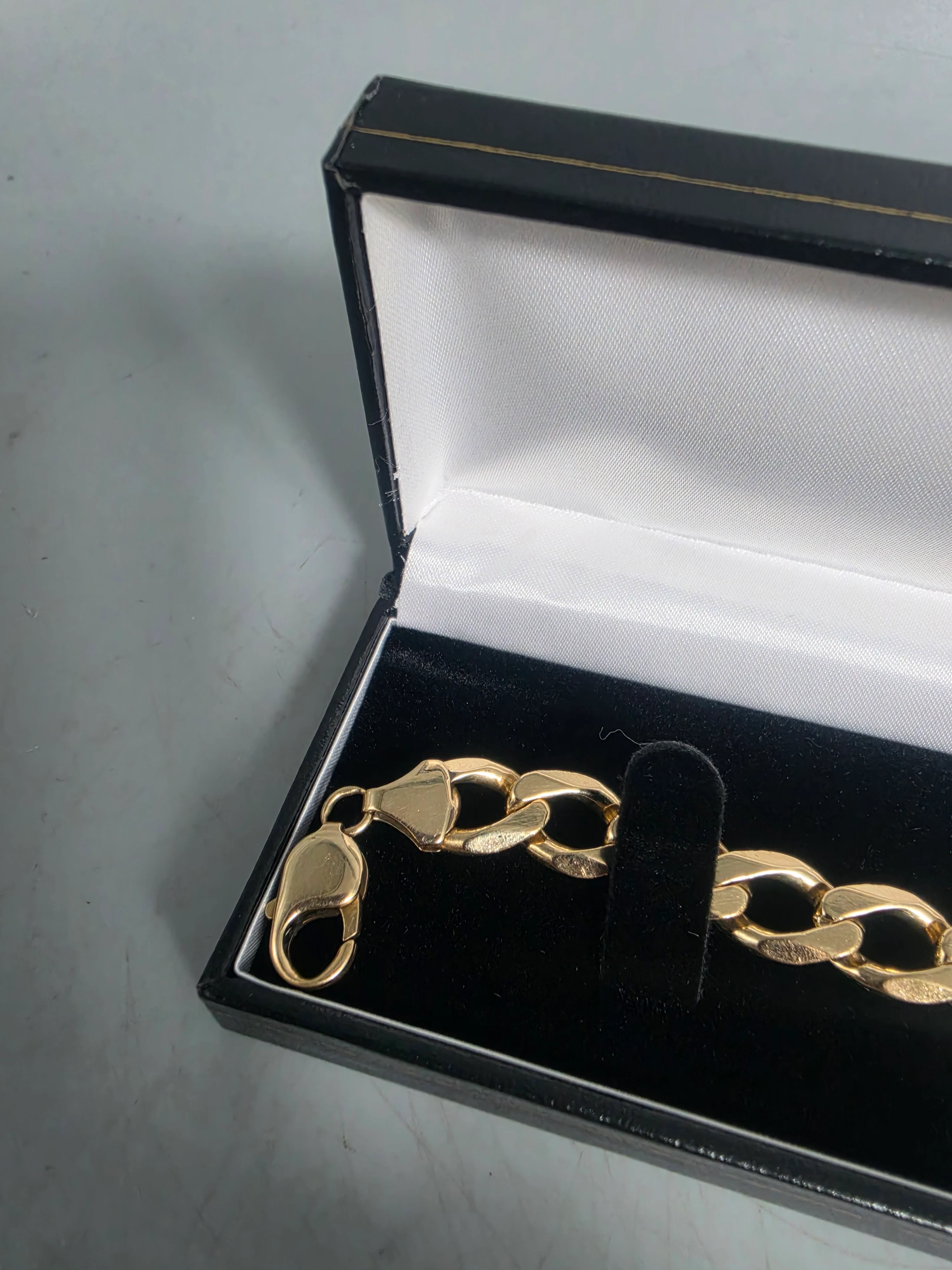 9ct Gold Bracelet 375 32.5G 9'' in Length - Image 2