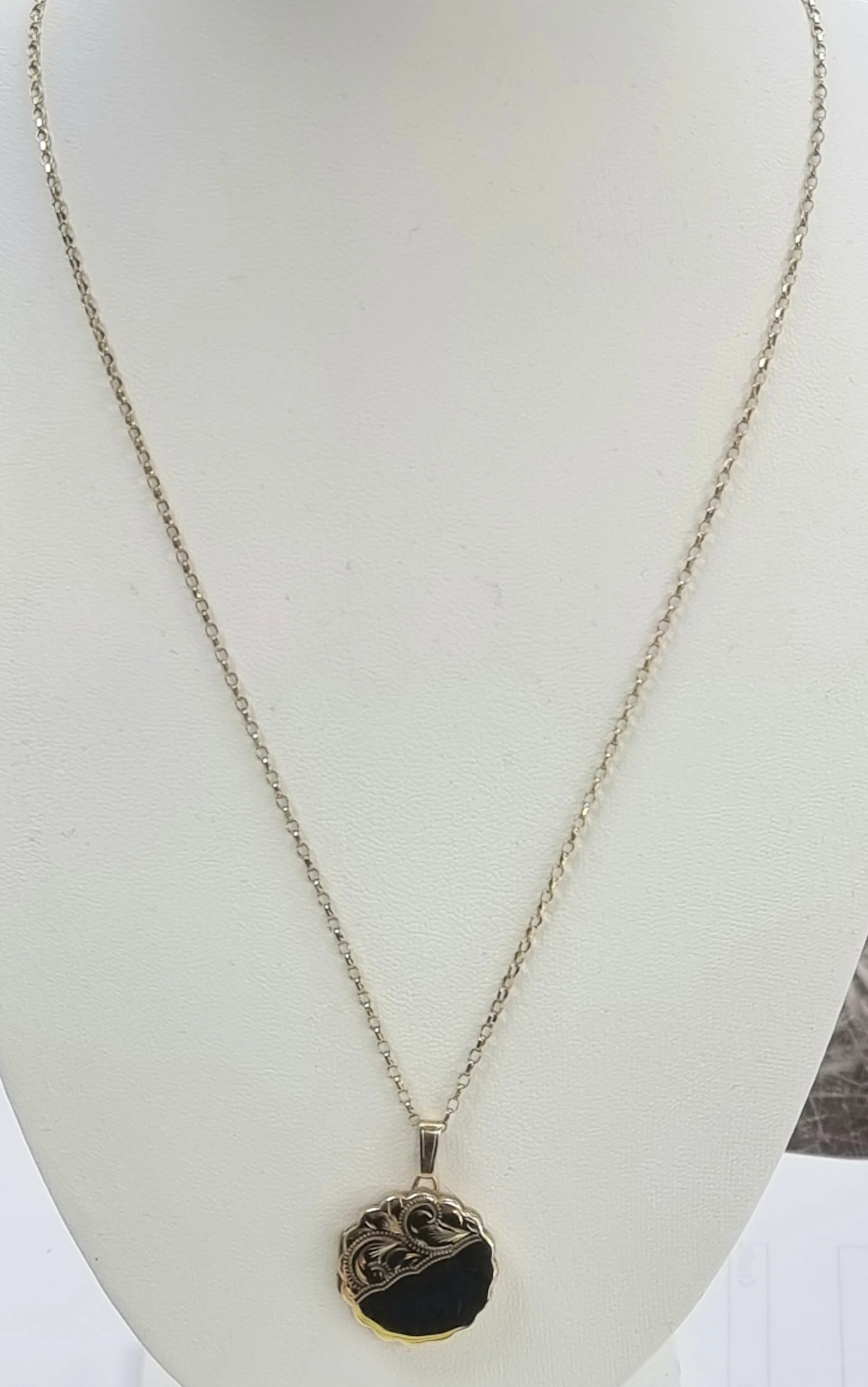9ct Gold Chain with Locket 18"