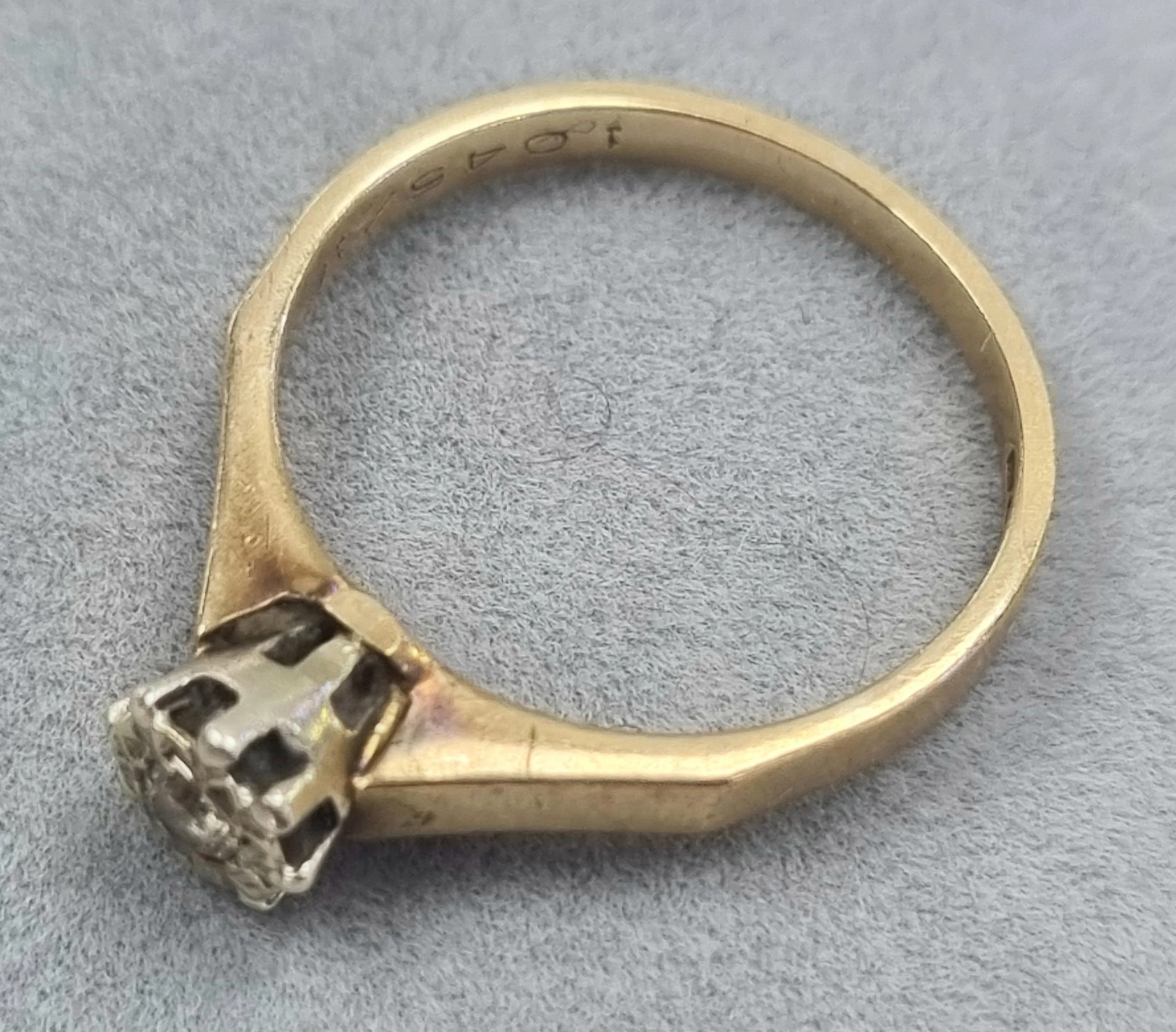 9ct Gold Diamond Ring Size "O" - Image 2