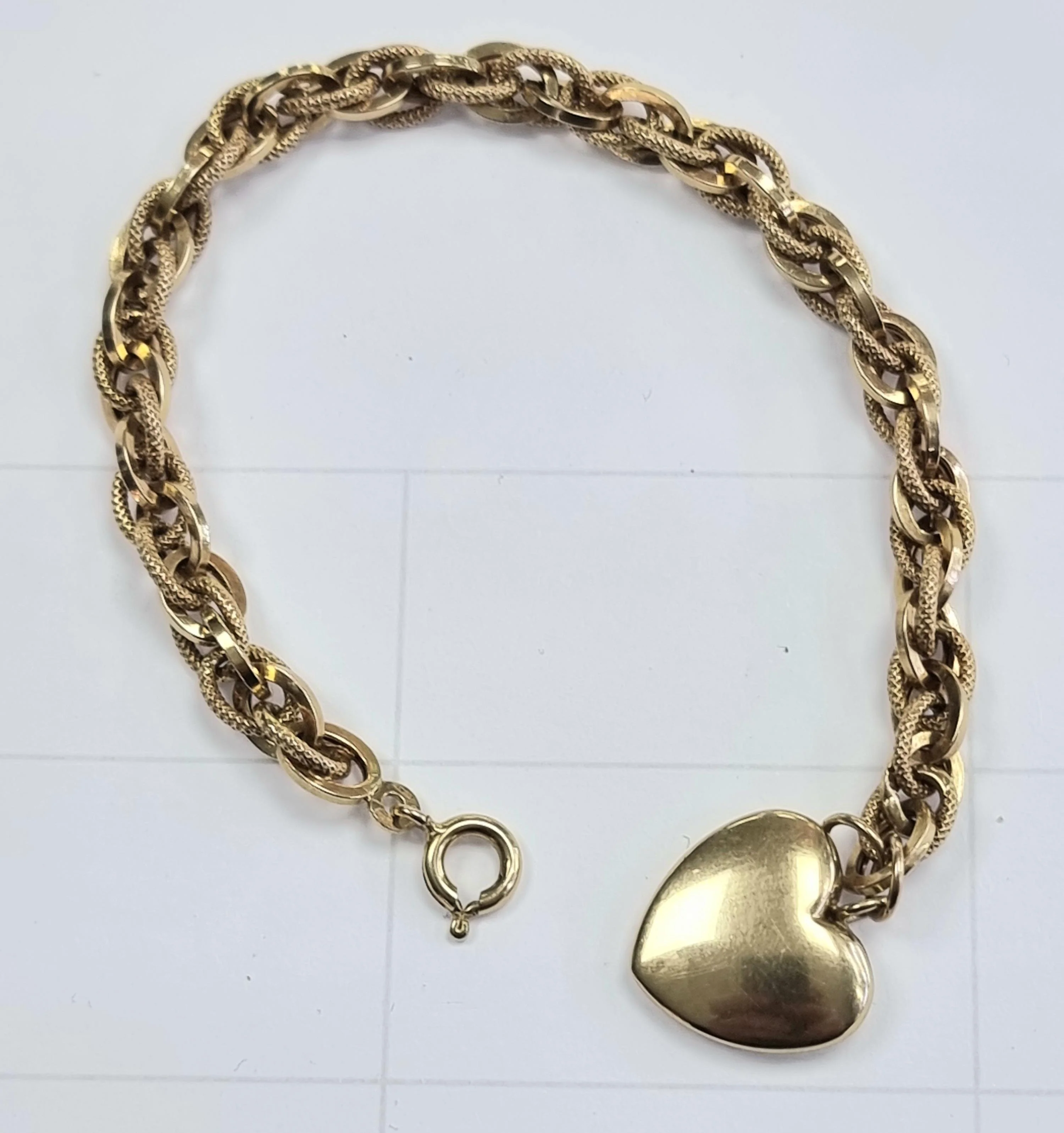 9ct Gold Heart Bracelet 8"