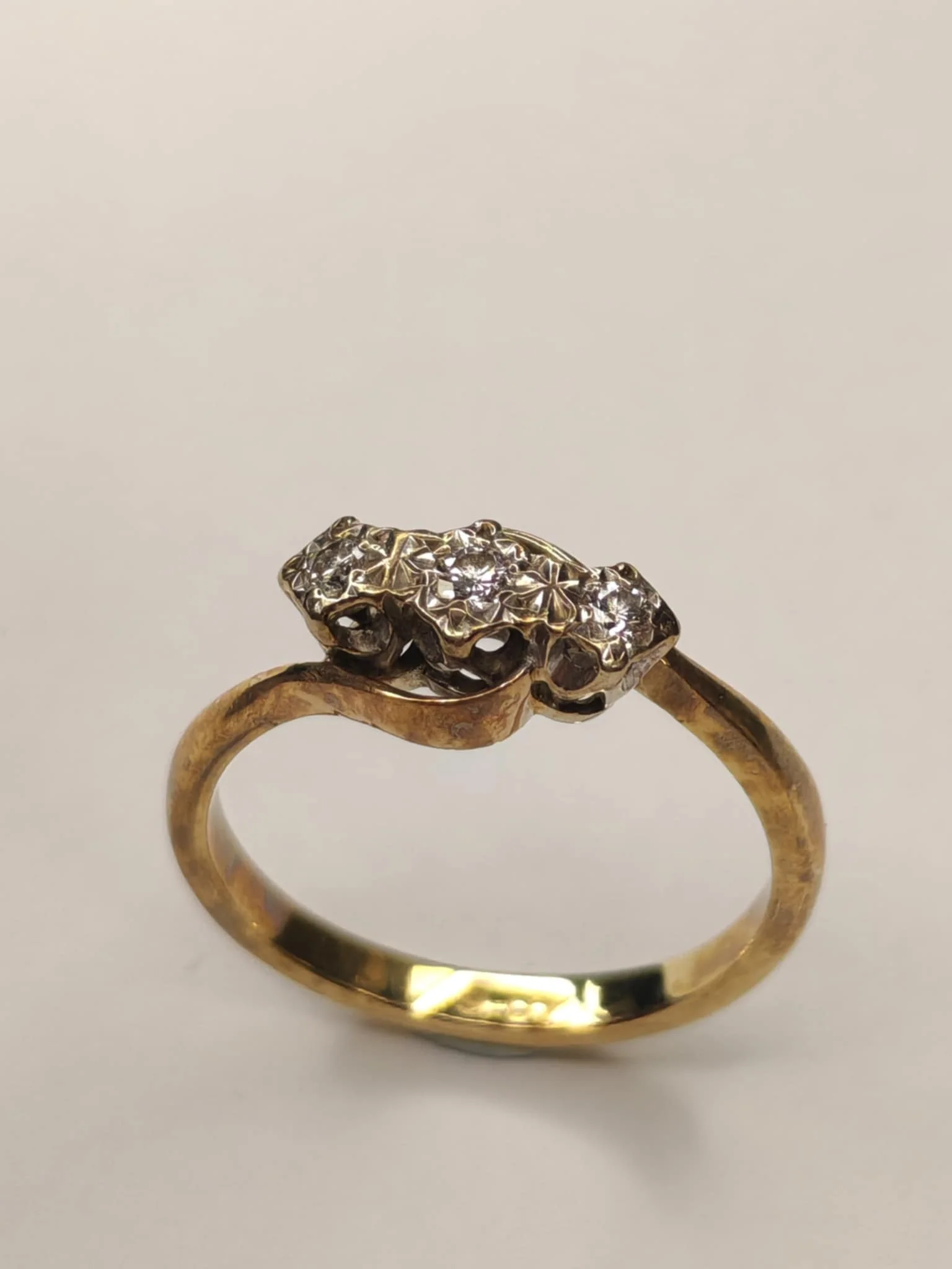 9ct Gold Moissanite Ring - Size L - Image 3