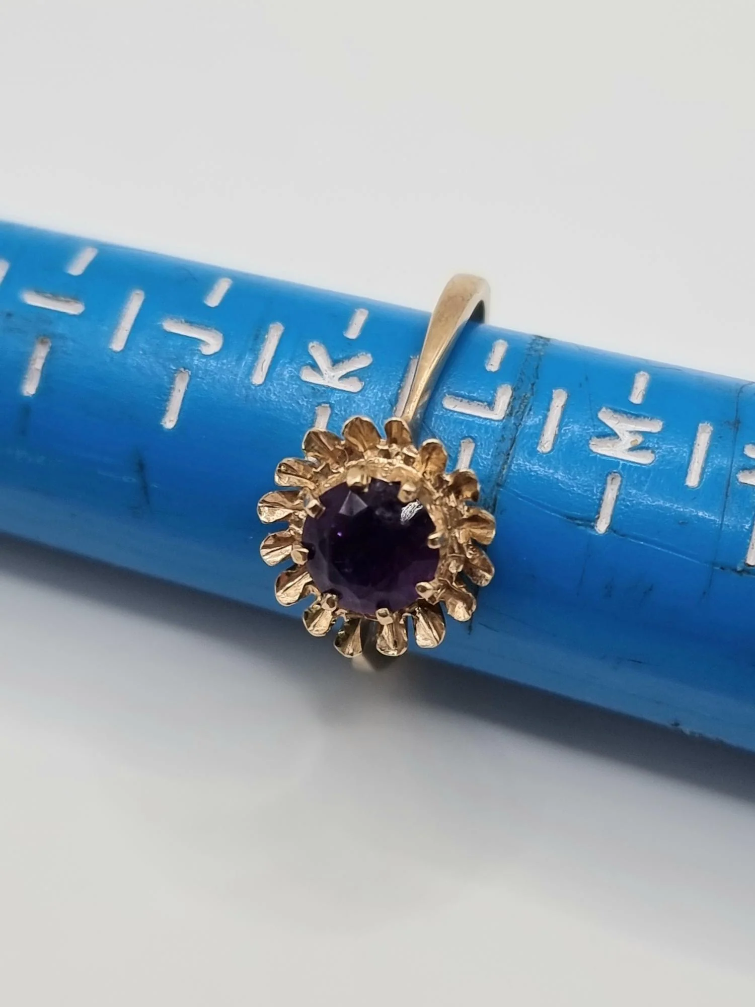 9ct Gold Purple Amethyst Ring Size K1/2 - Image 3