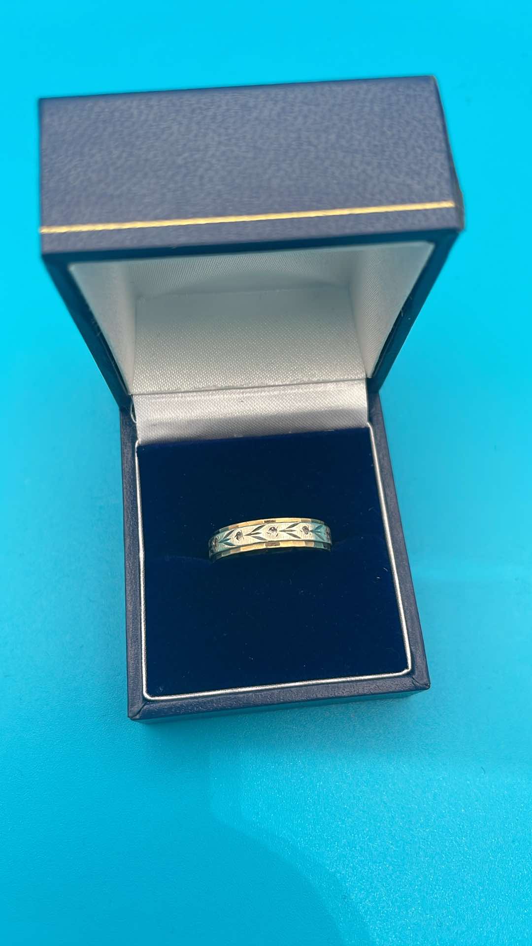 9CT gold ring