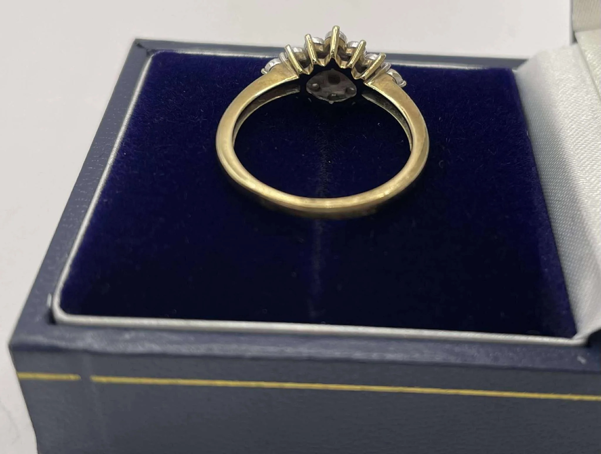 9CT Gold Ring (K) - Image 4