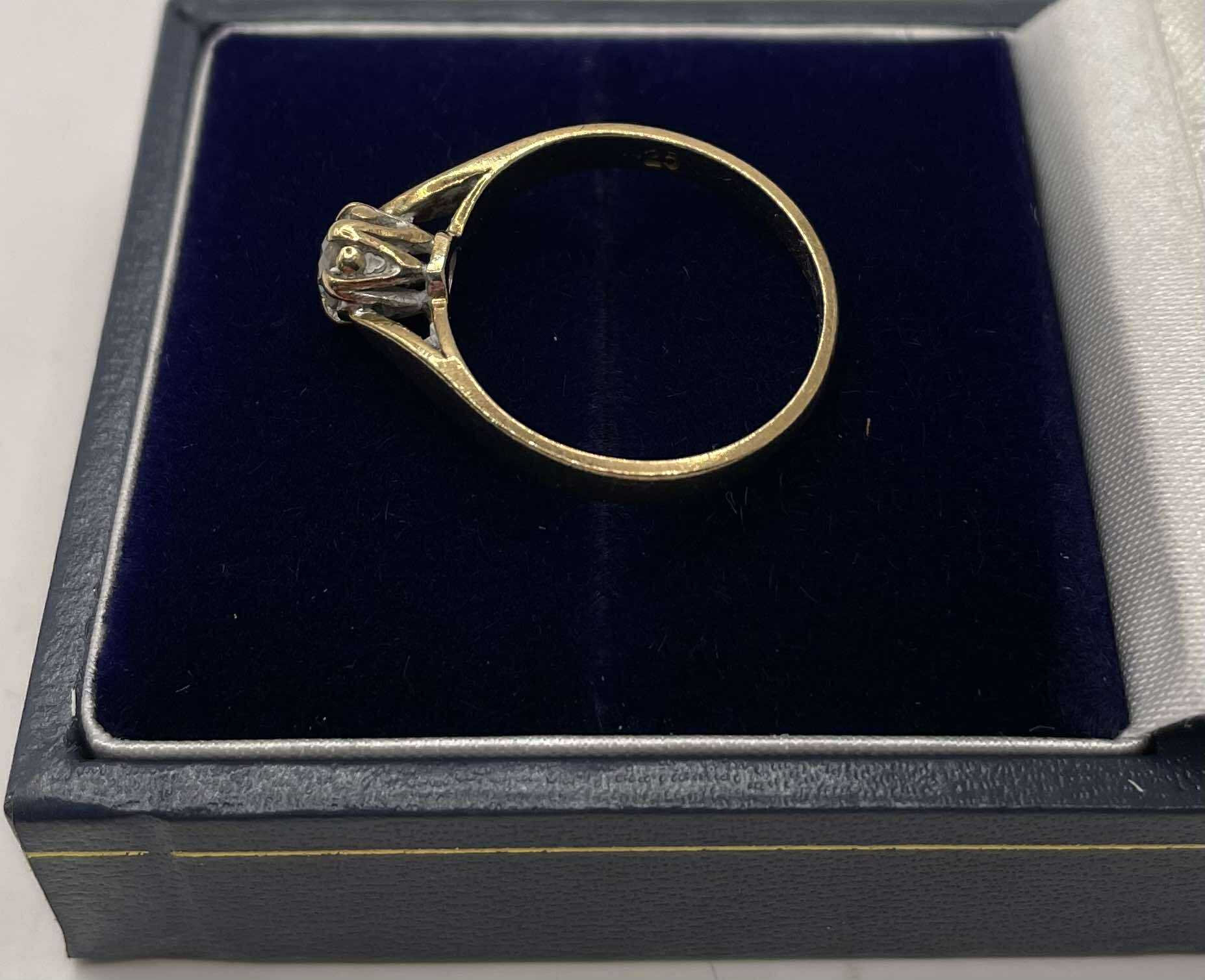 9CT Gold Ring (L) - Image 2