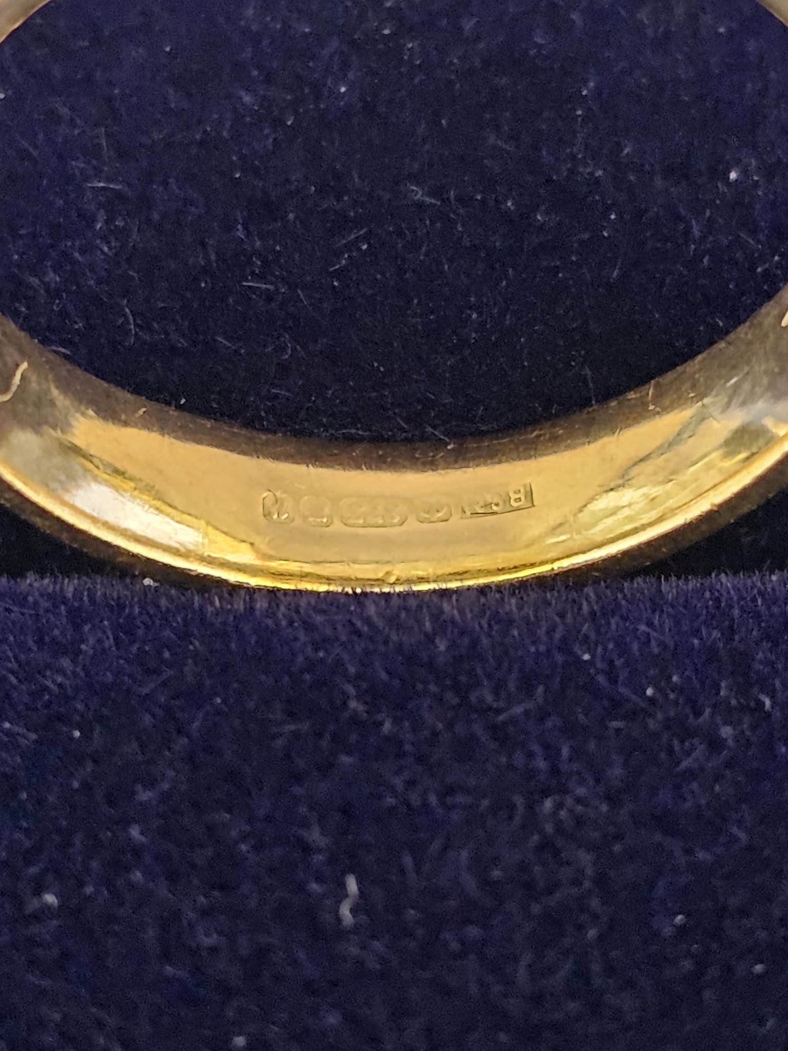 9ct Gold Ring (Size T) Apx 4.8g - Image 3