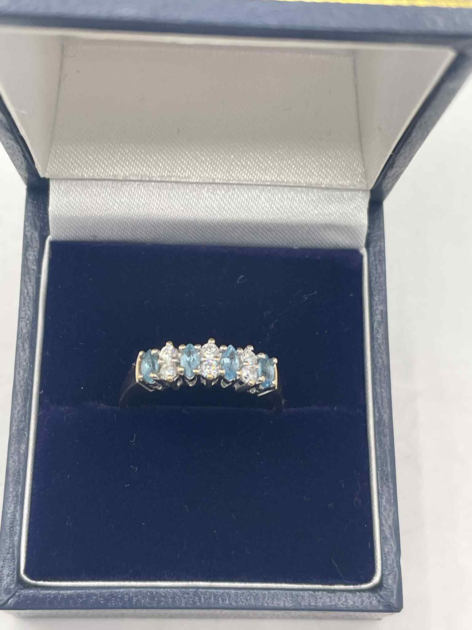 9ct Gold Ring With Clear and Blue Stones - O - Image 2