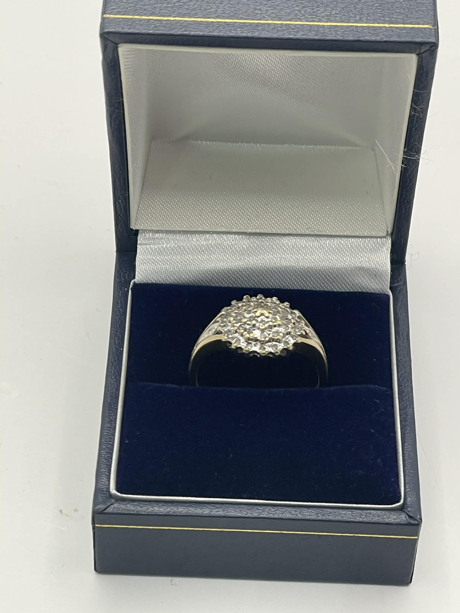 9ct Gold Ring with Clear Stones - P