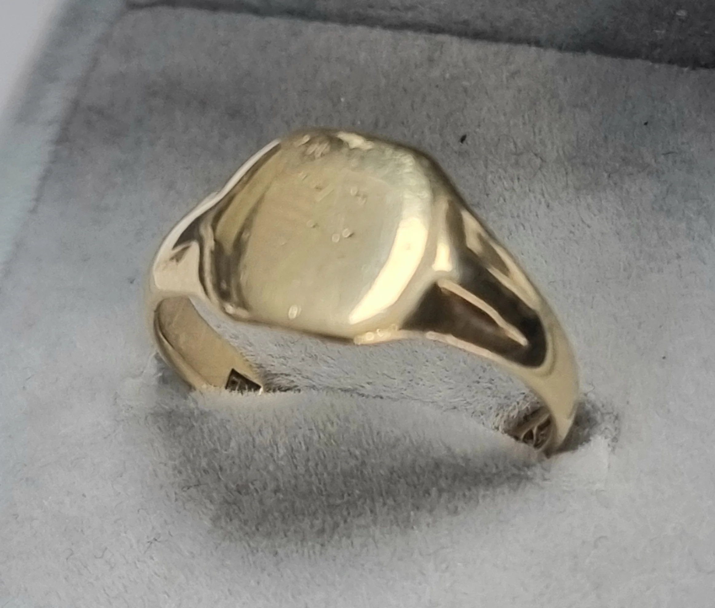 9ct Gold Signet Ring Size "S"