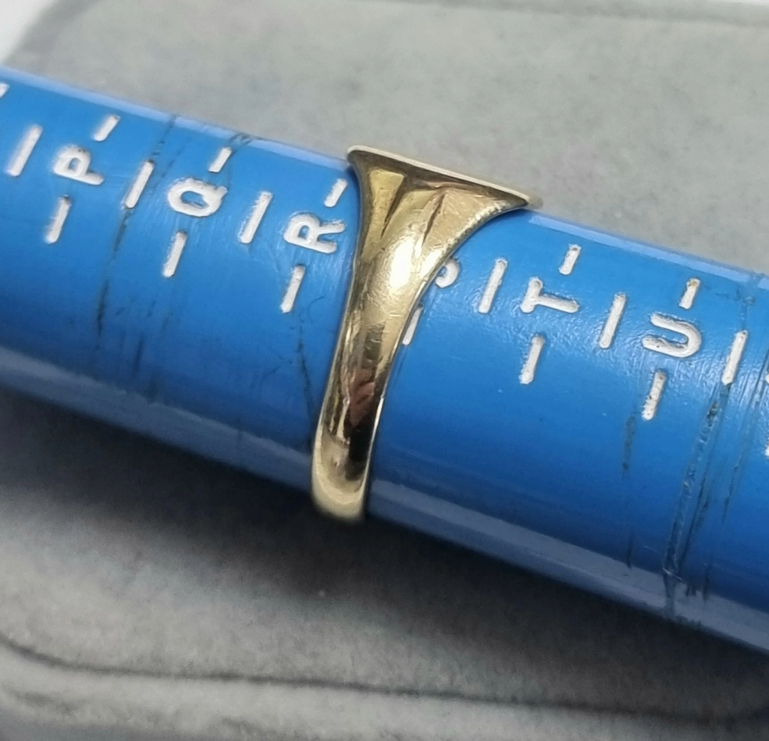9ct Gold Signet Ring Size "S" - Image 3
