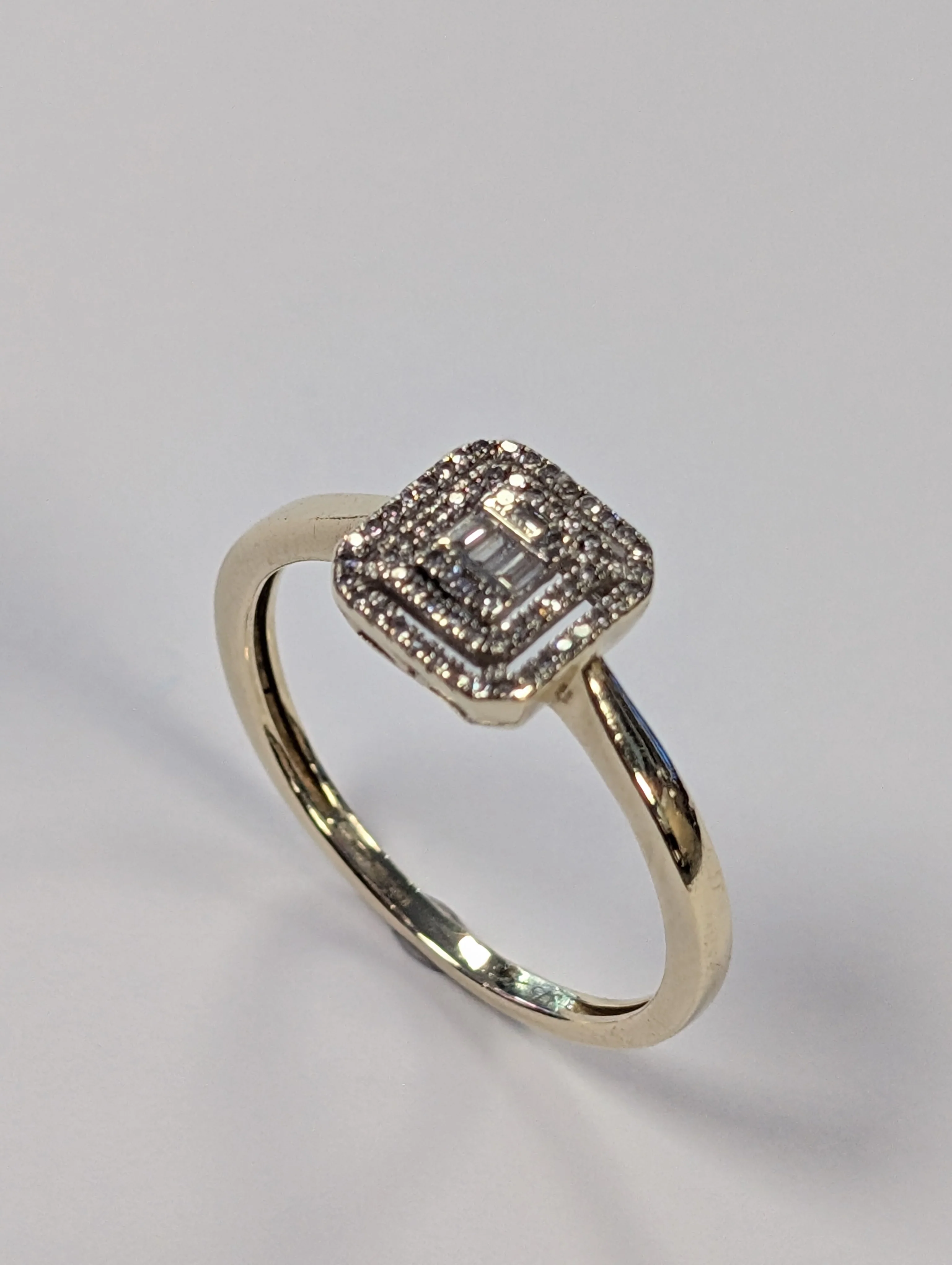 9ct Gold Square Cluster Diamond Ring - Size P