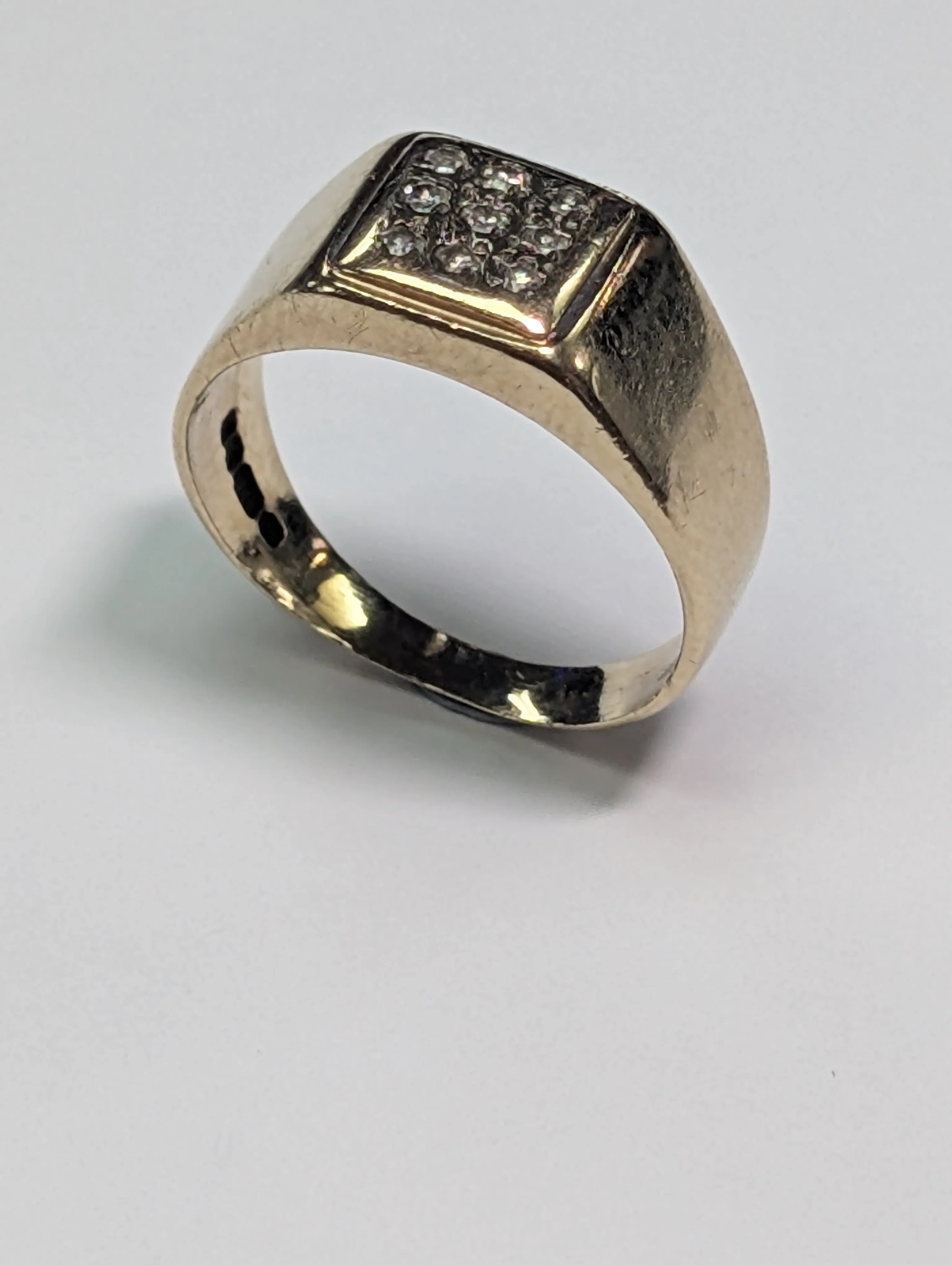 9ct Gold Square Diamond Ring - Image 4