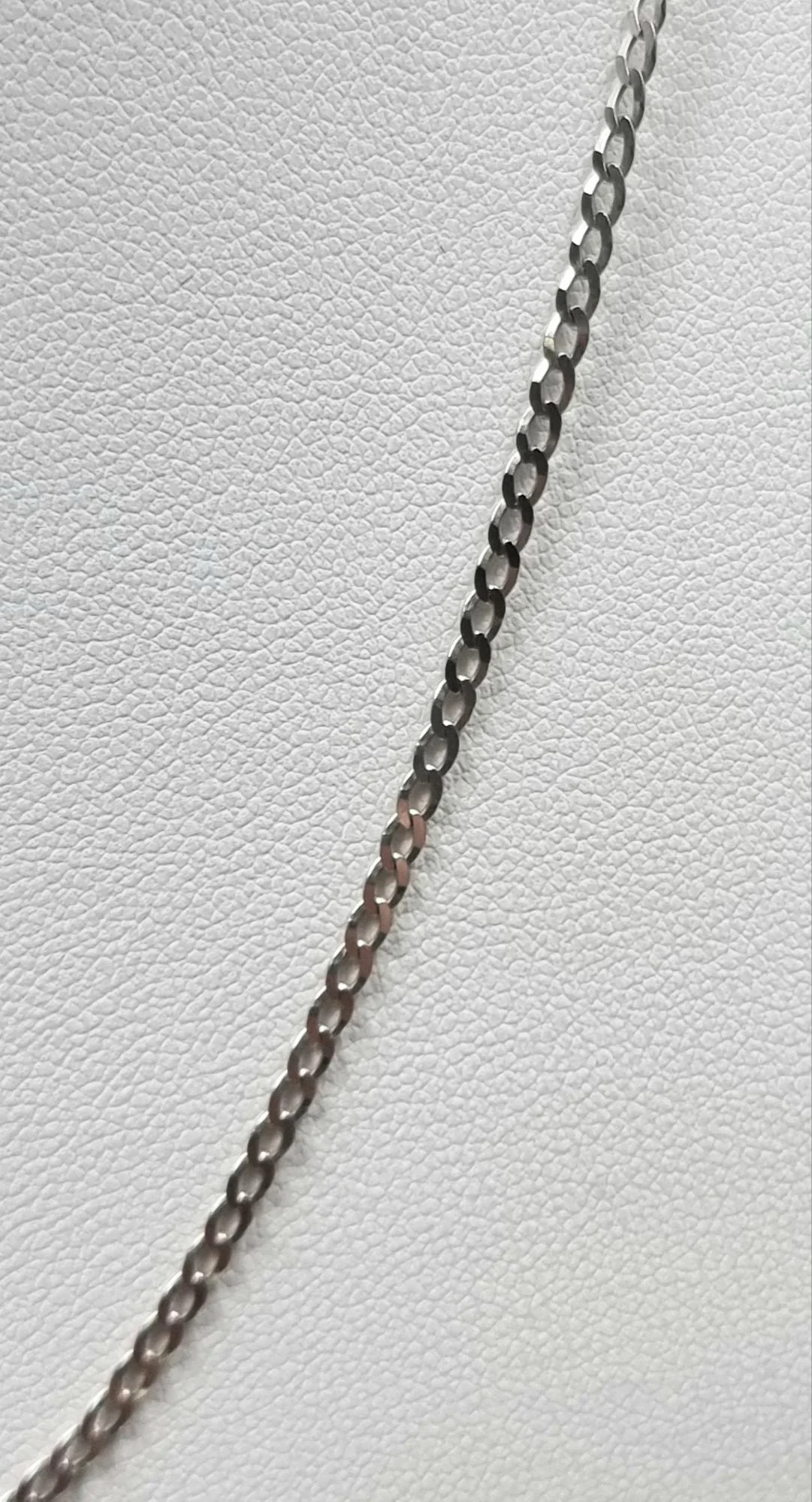 9ct White Gold Curb Chain 18" - Image 2