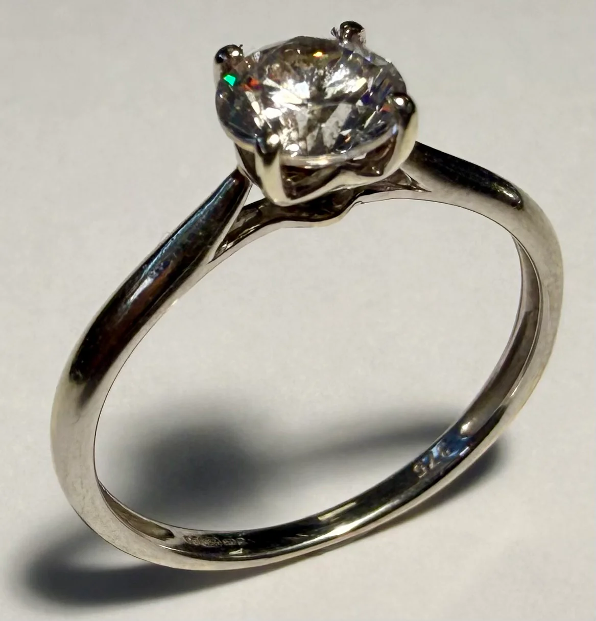 9ct White Gold CZ Ring  - Size P 1/2 - Image 2