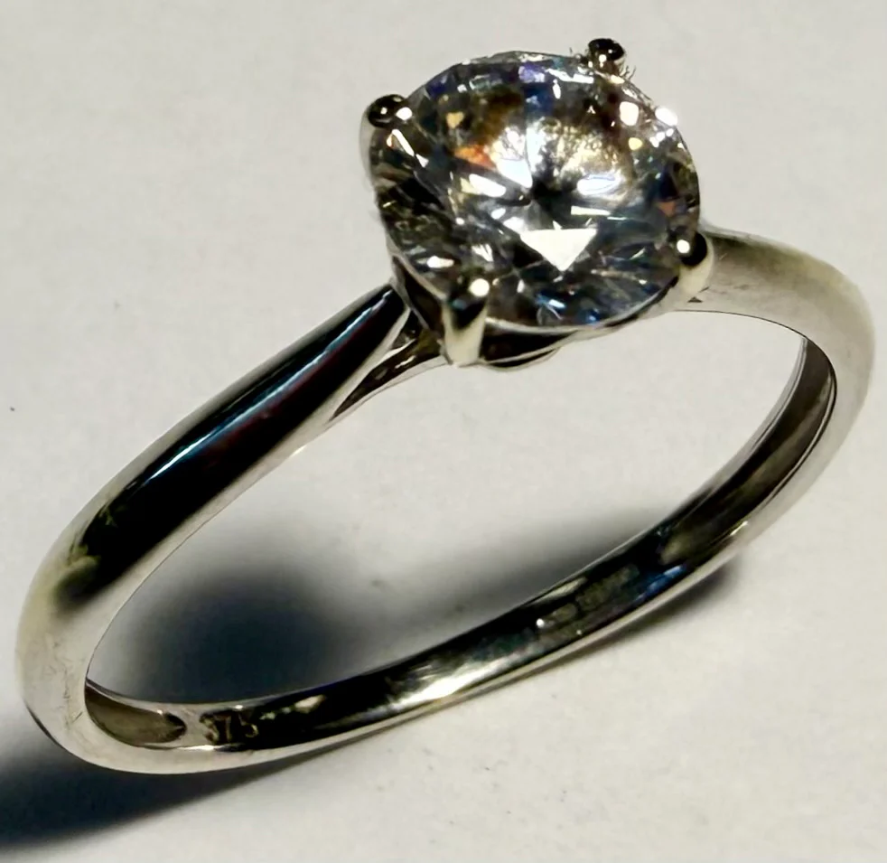 9ct White Gold CZ Ring  - Size P 1/2 - Image 3